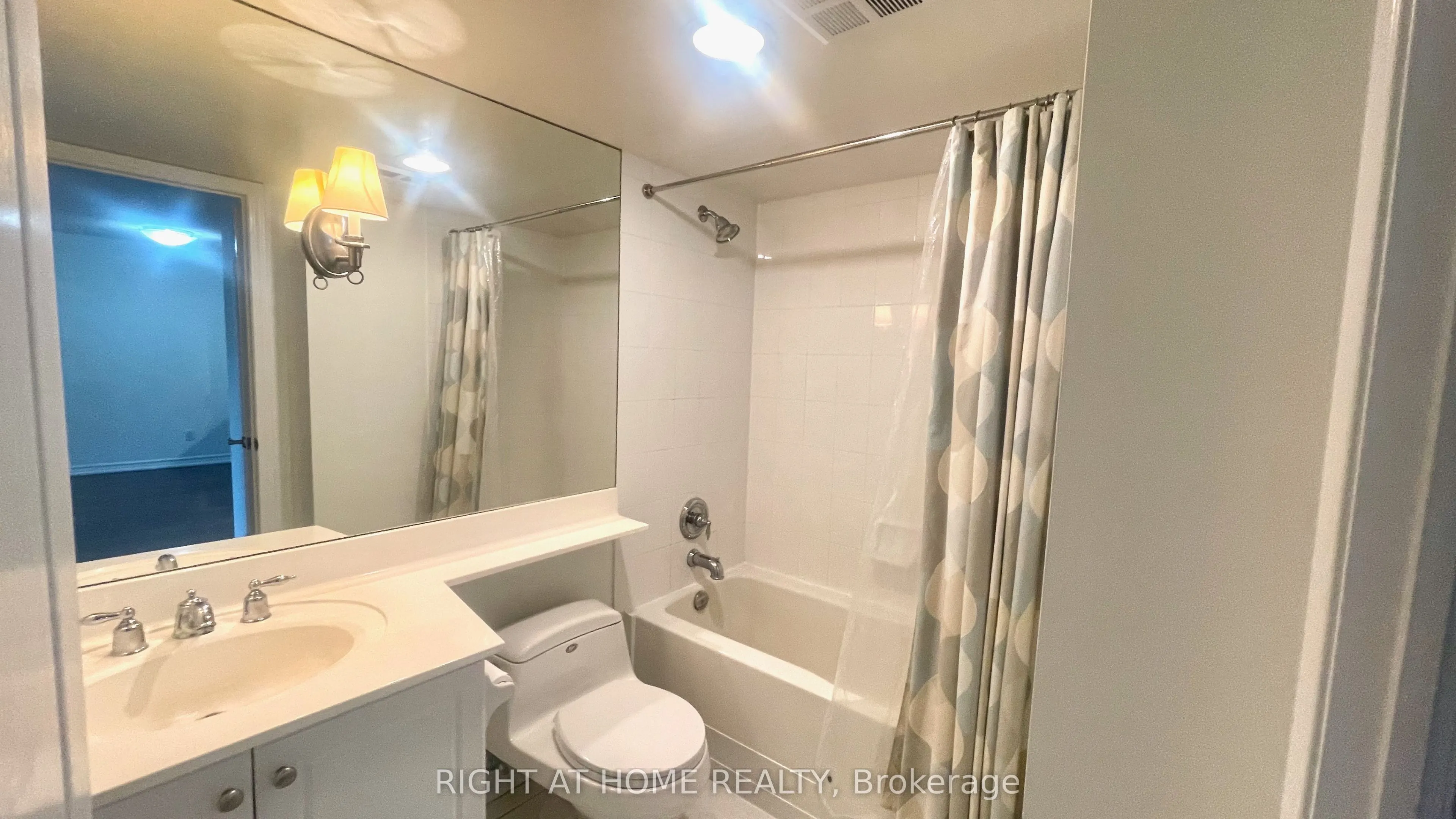 205 The Donway W #319