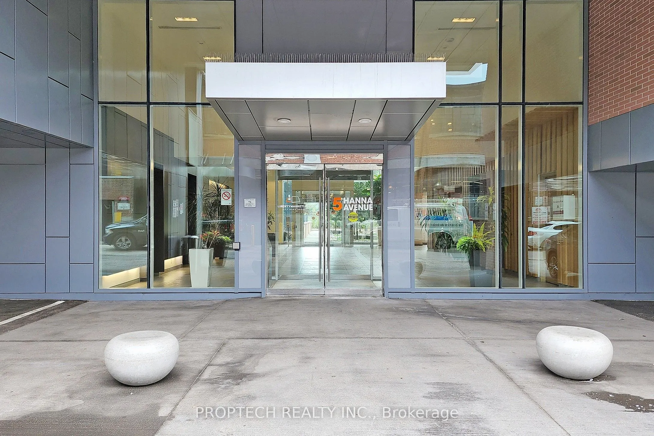 5 Hanna Avenue #509