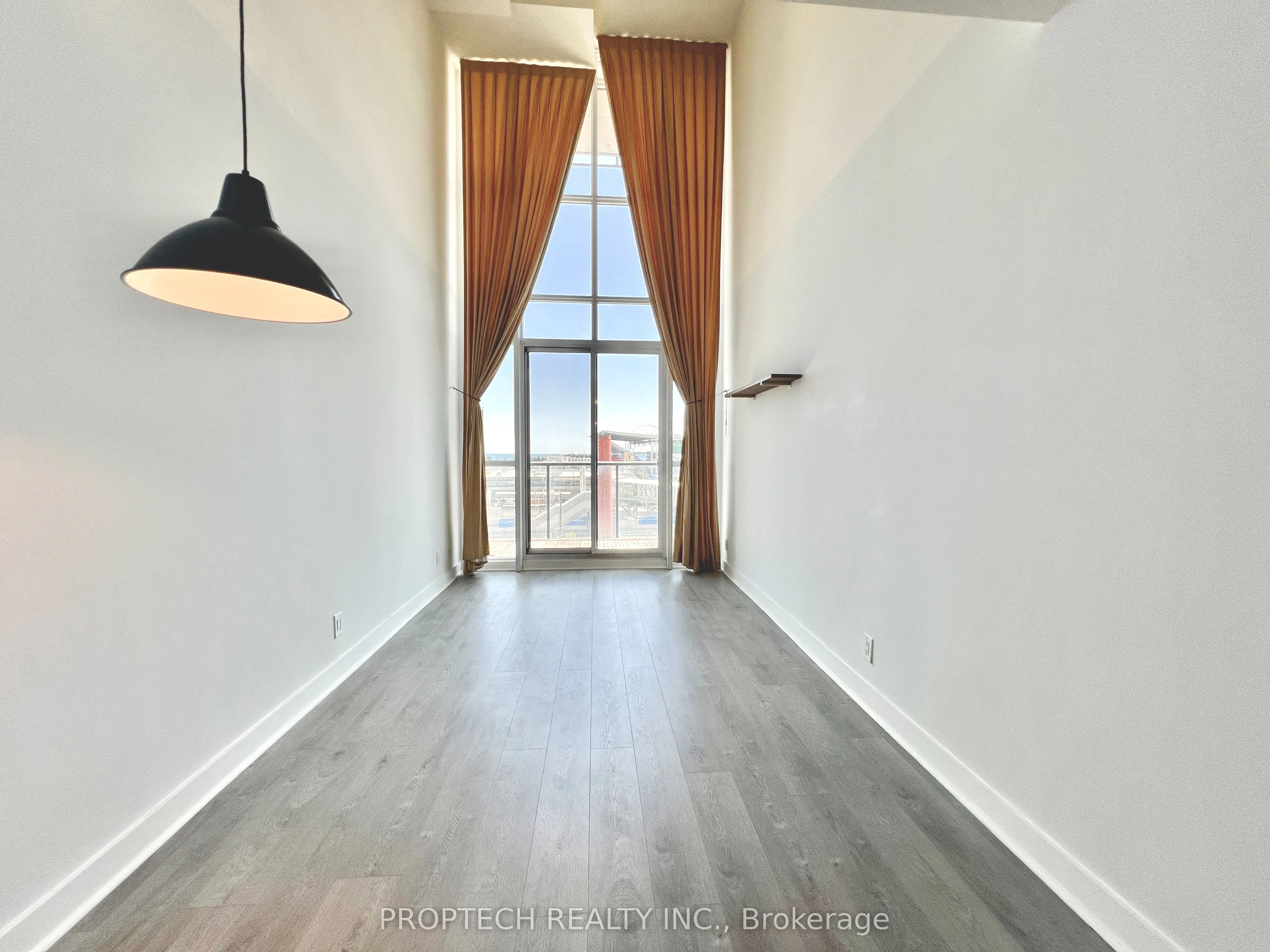 5 Hanna Avenue #509