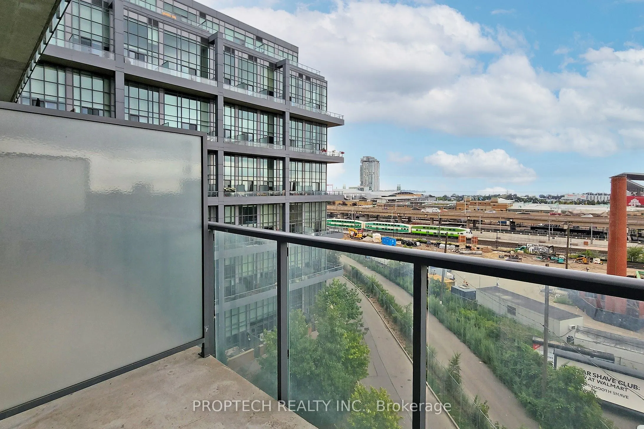 5 Hanna Avenue #509