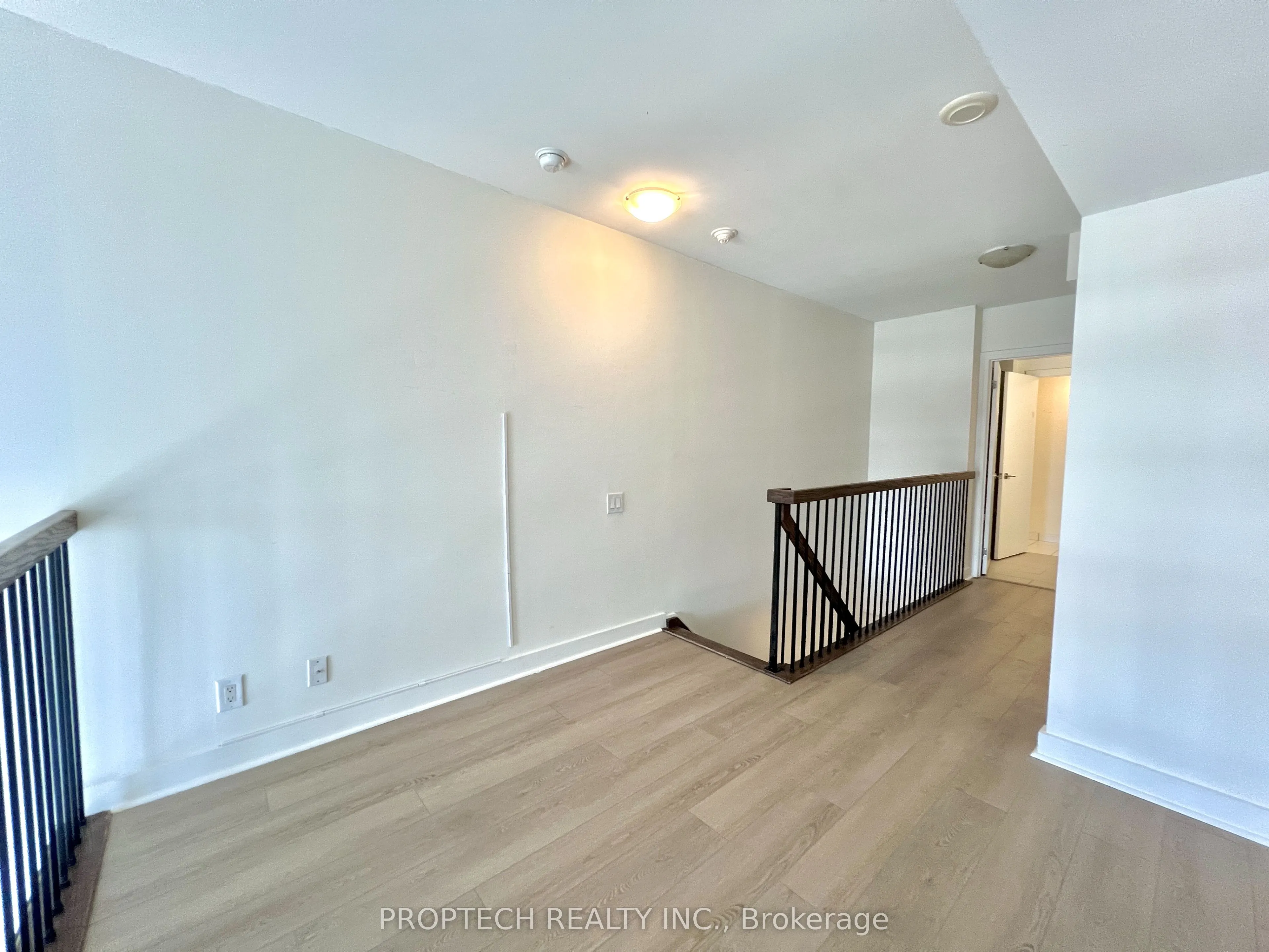 5 Hanna Avenue #509