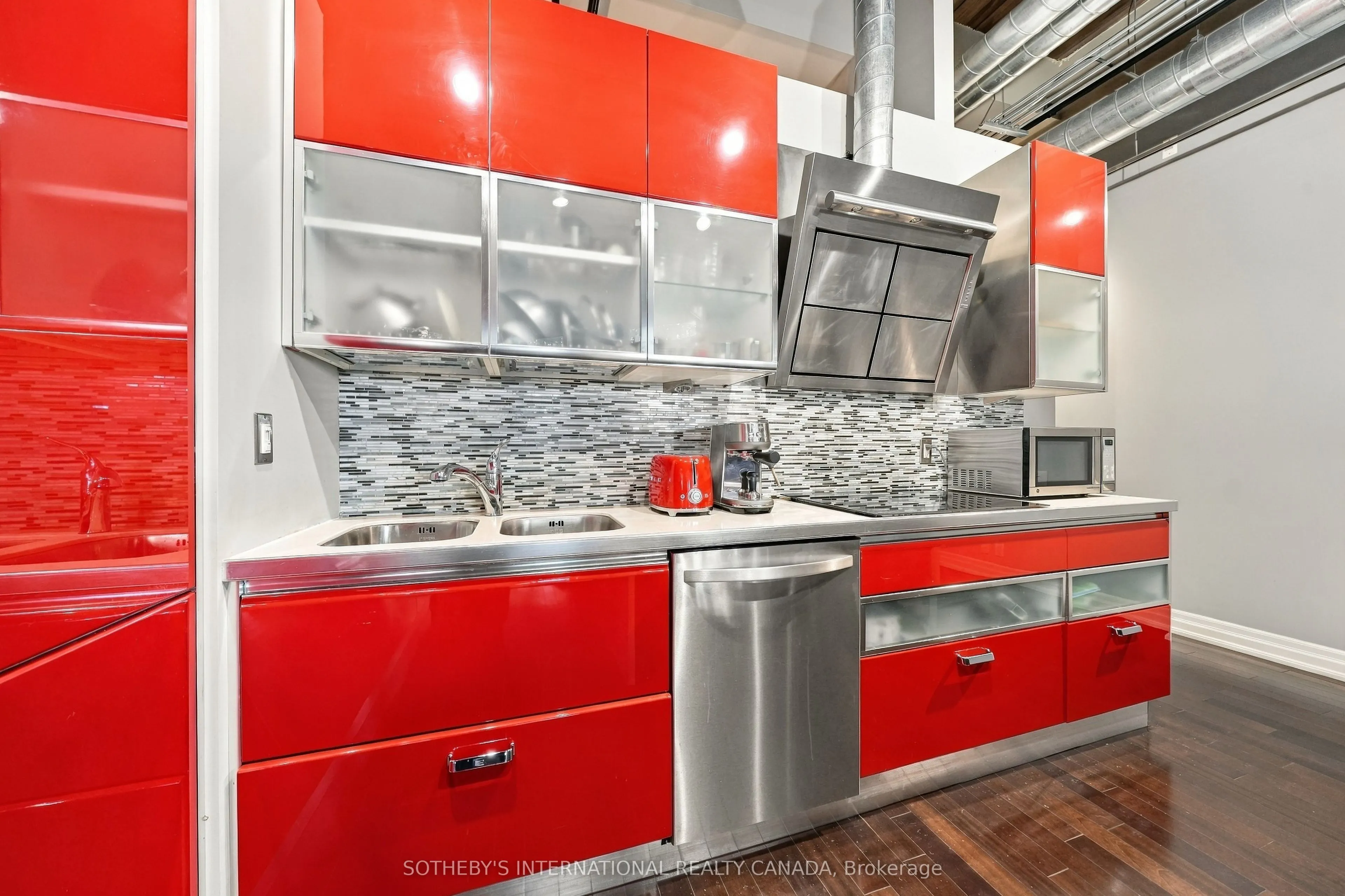 43 Hanna Avenue #103