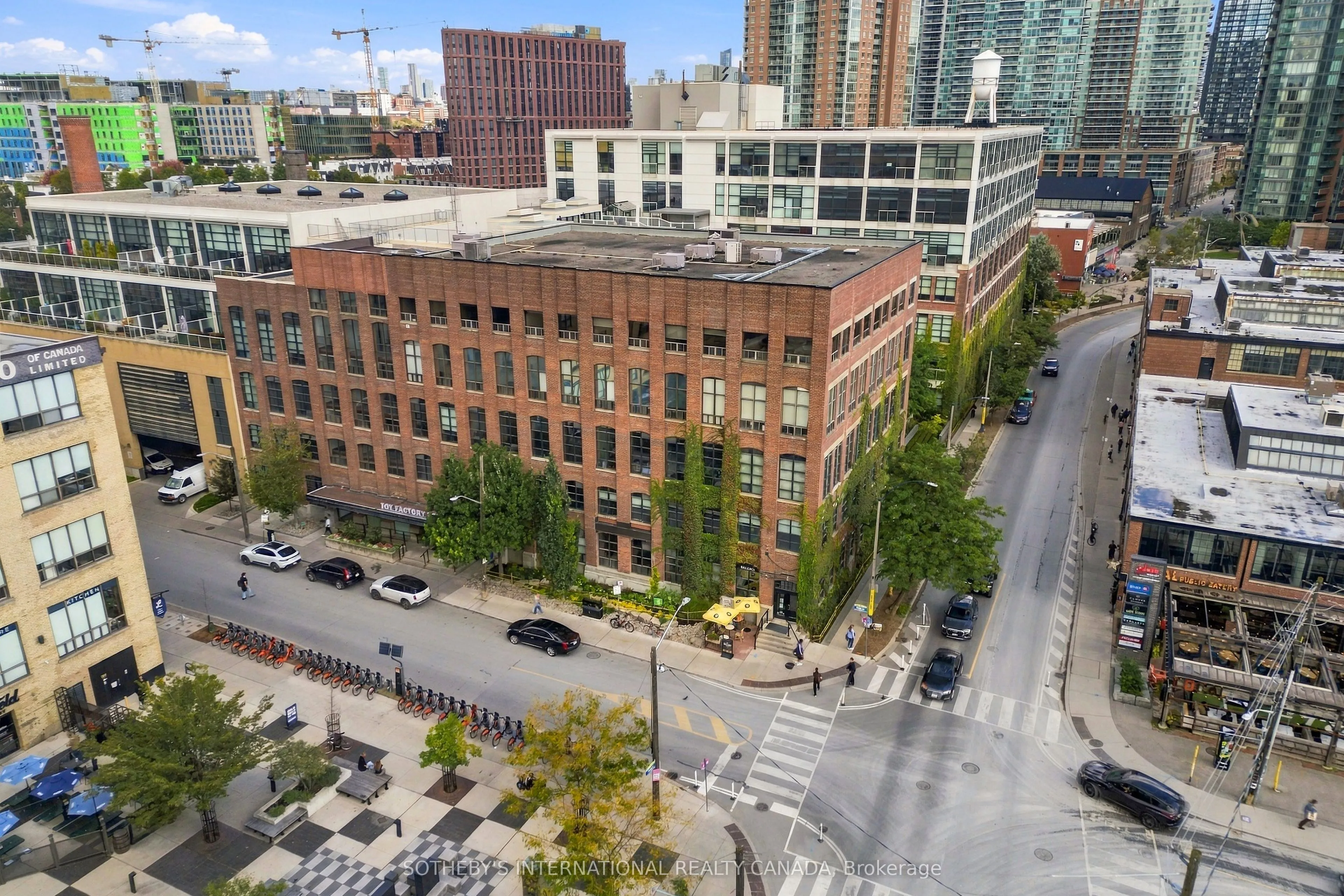 43 Hanna Avenue #103