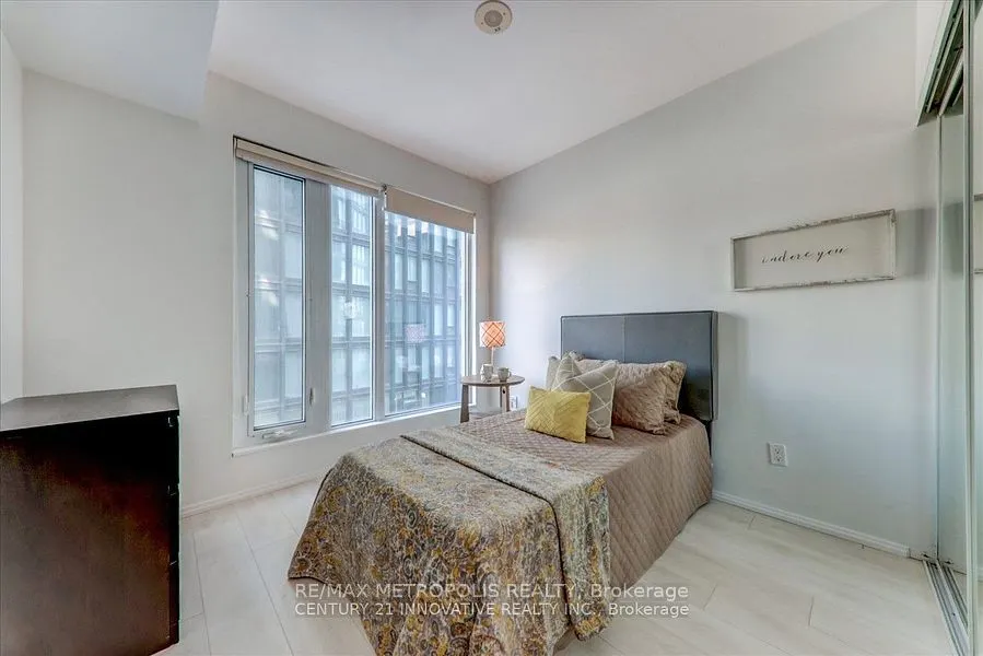 68 Shuter Street #605