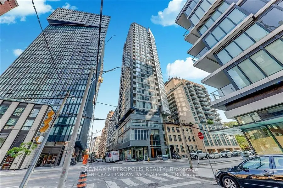 68 Shuter Street #605