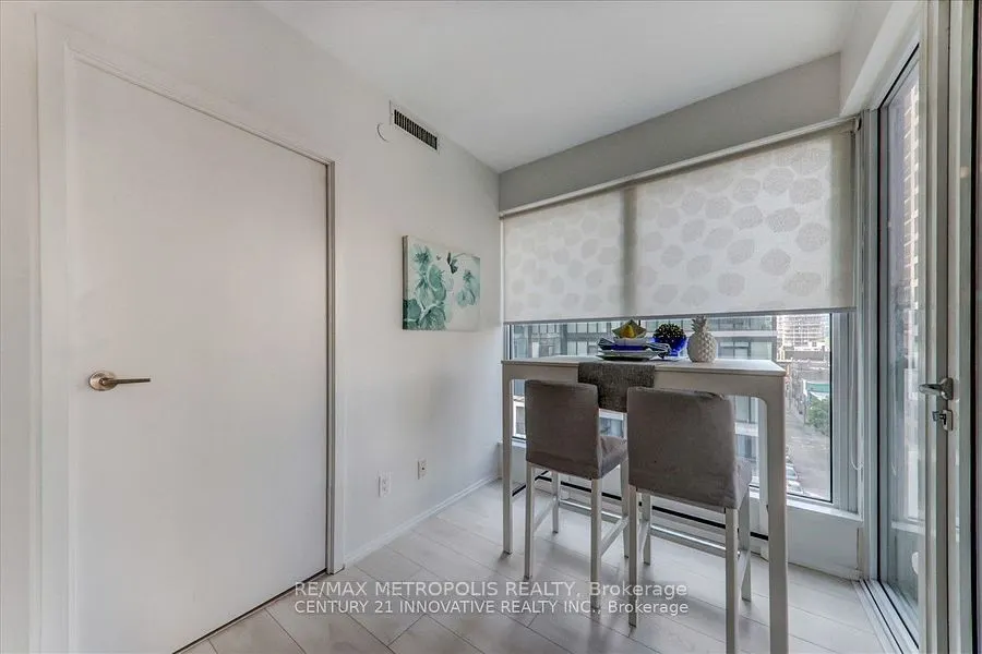 68 Shuter Street #605