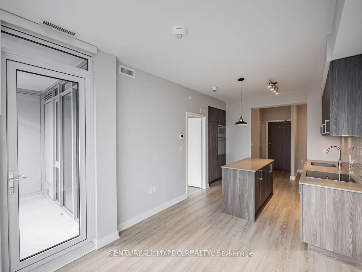 27 Bathurst Street #901W