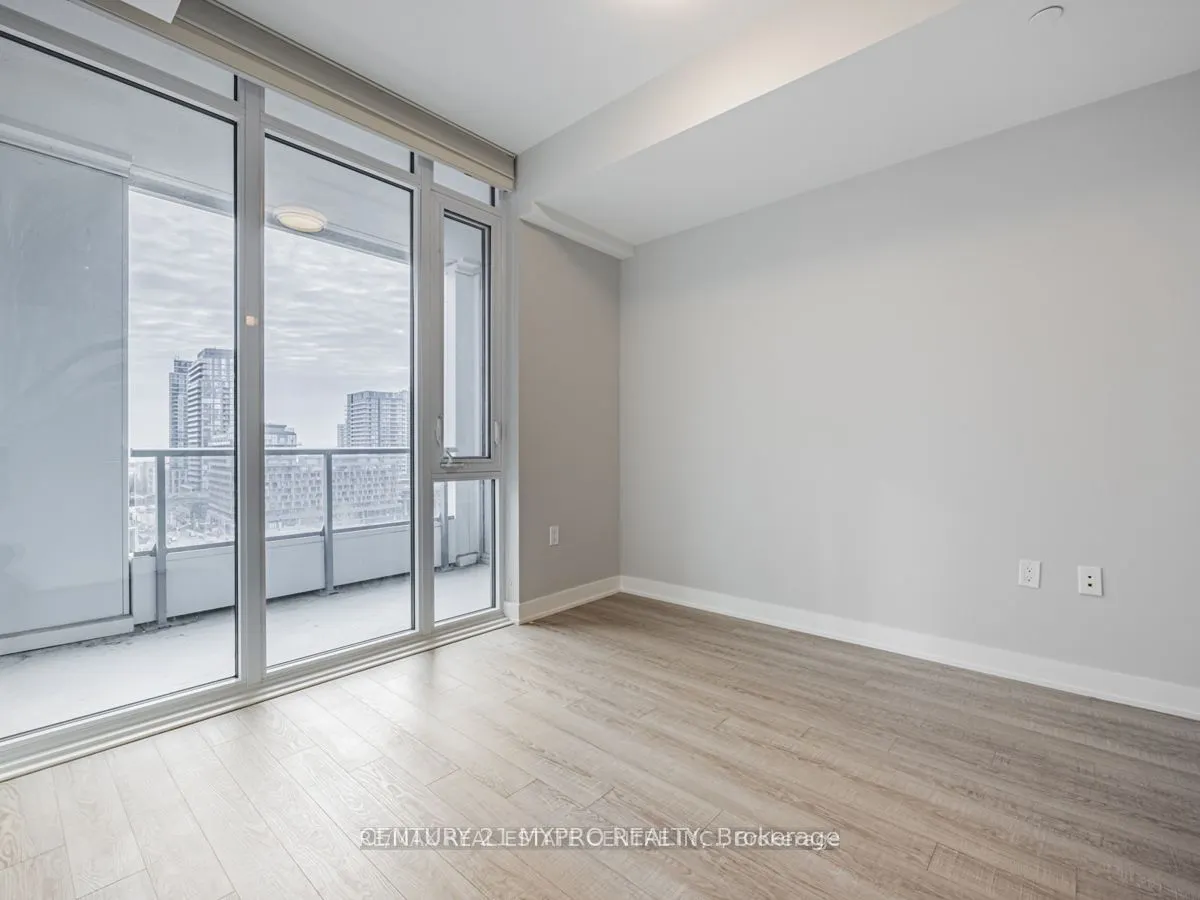 27 Bathurst Street #901W