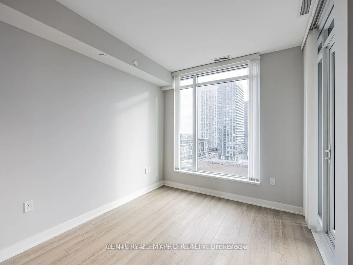 27 Bathurst Street #901W