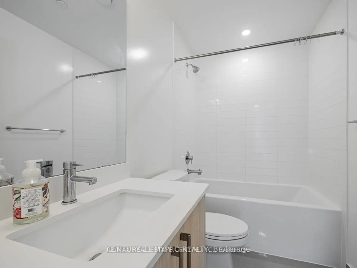 27 Bathurst Street #901W