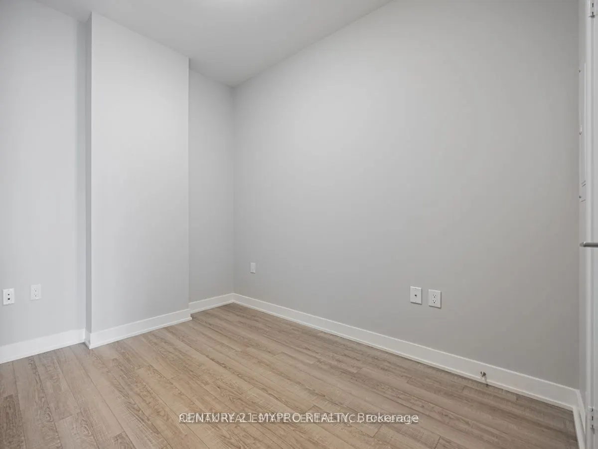 27 Bathurst Street #901W