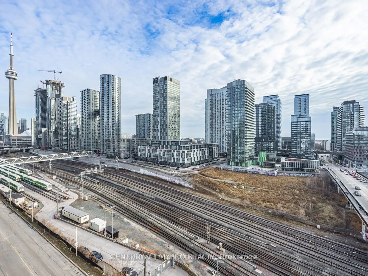 27 Bathurst Street #901W