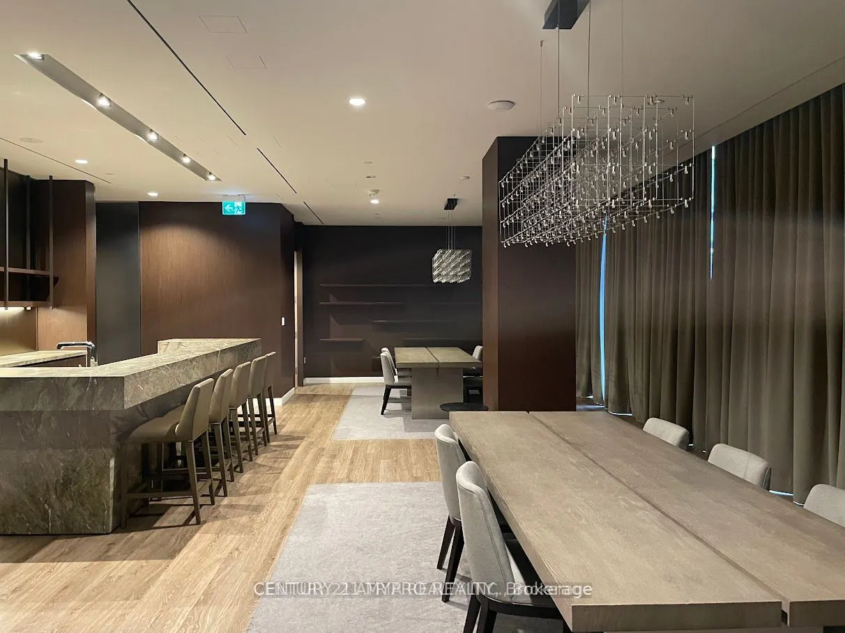 27 Bathurst Street #901W