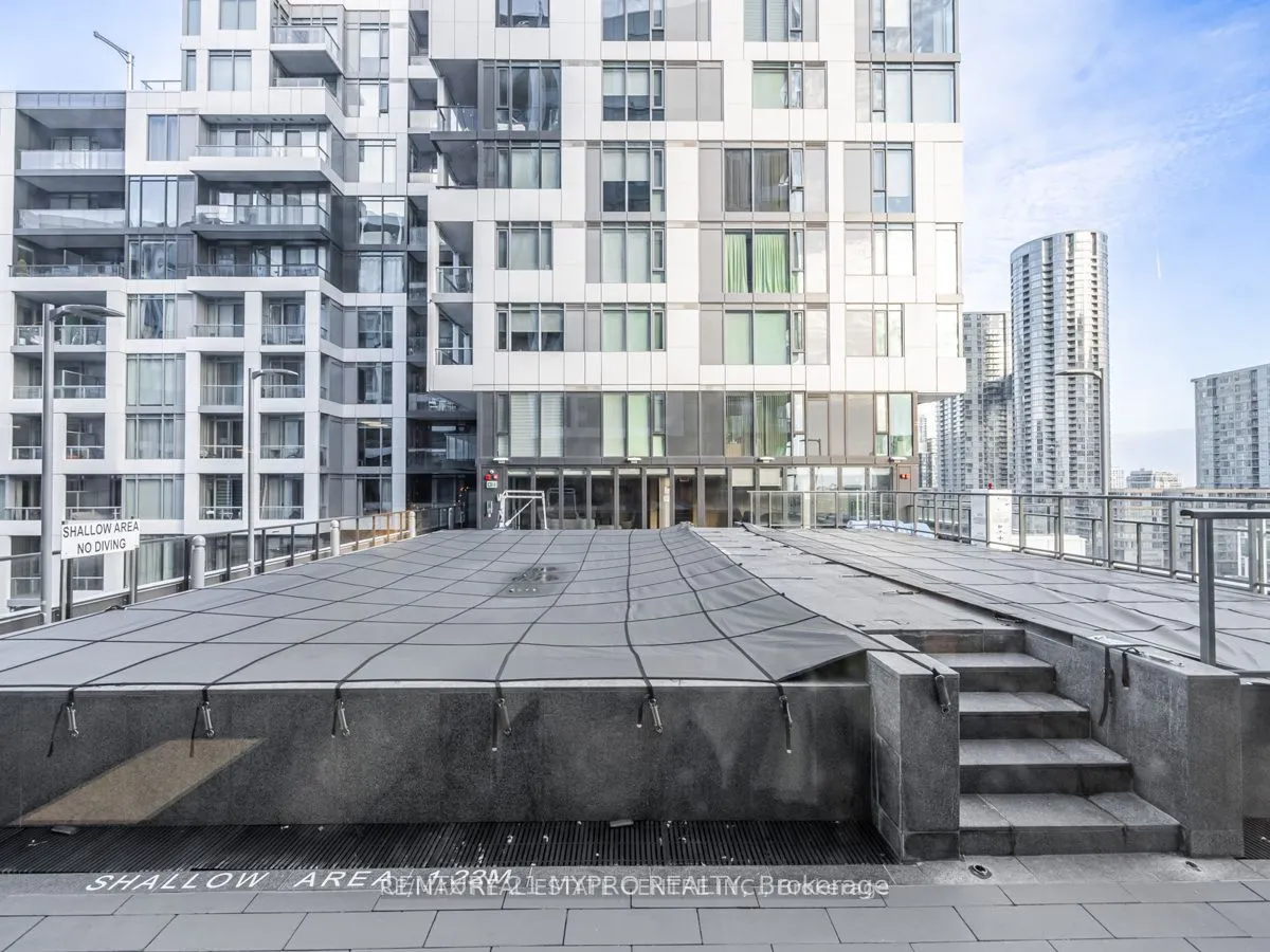 27 Bathurst Street #901W