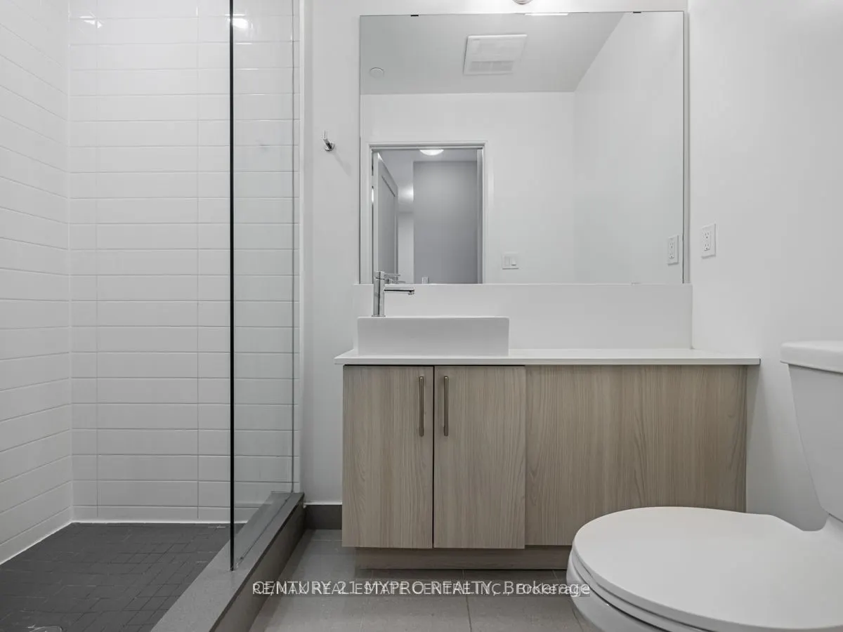 27 Bathurst Street #901W