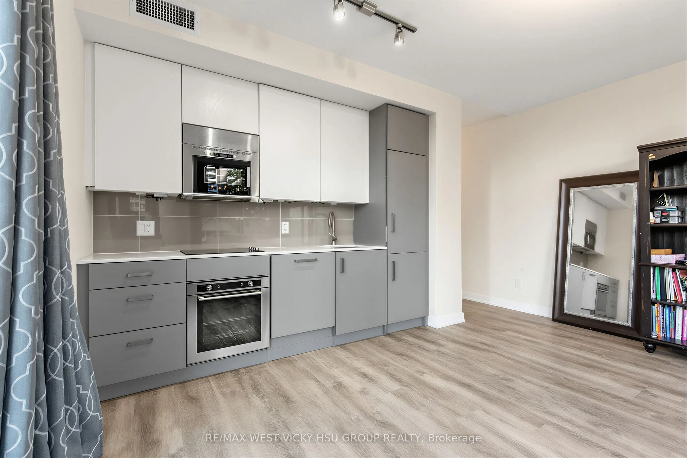 17 Dundonald Street #305