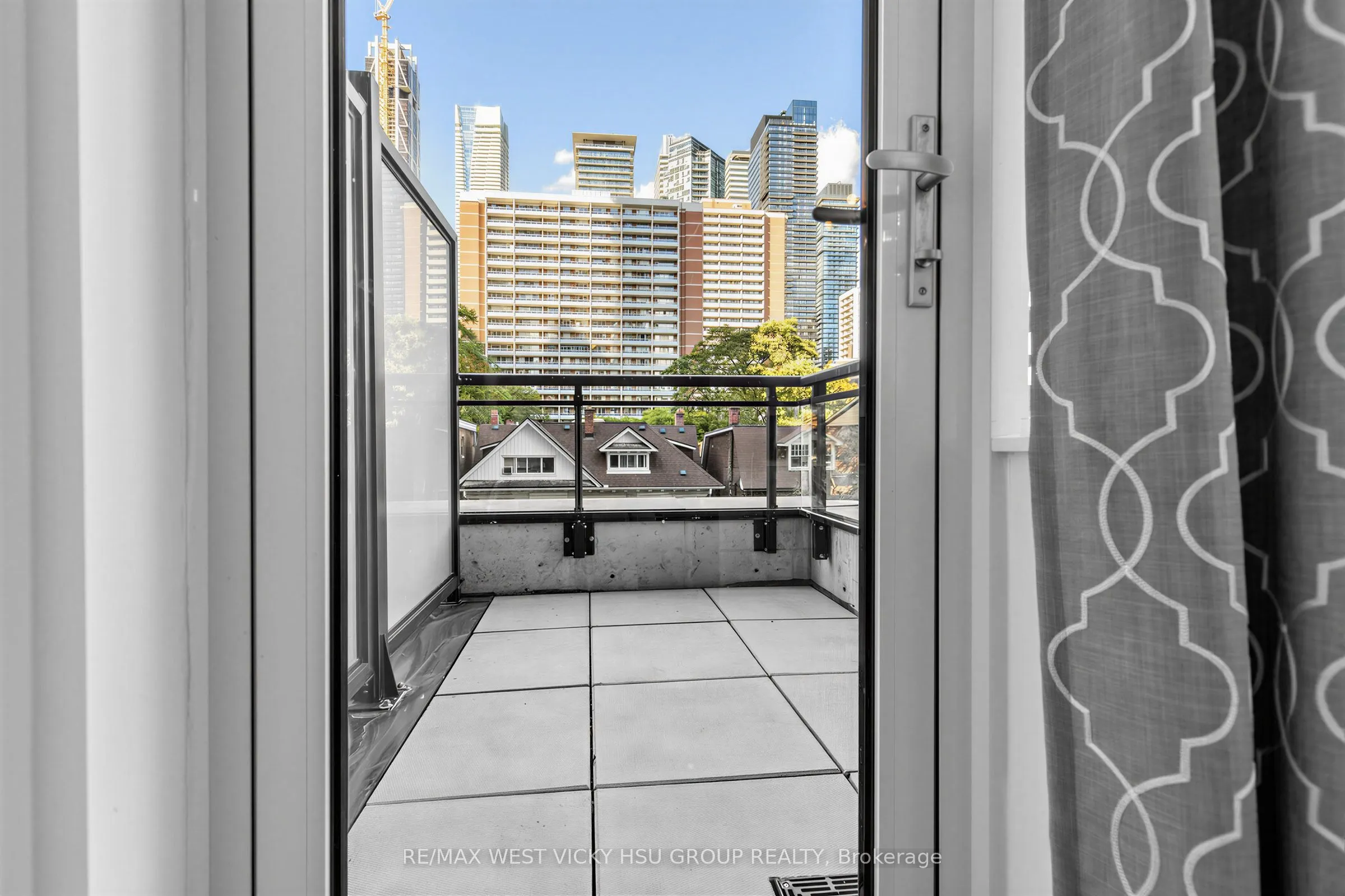 17 Dundonald Street #305