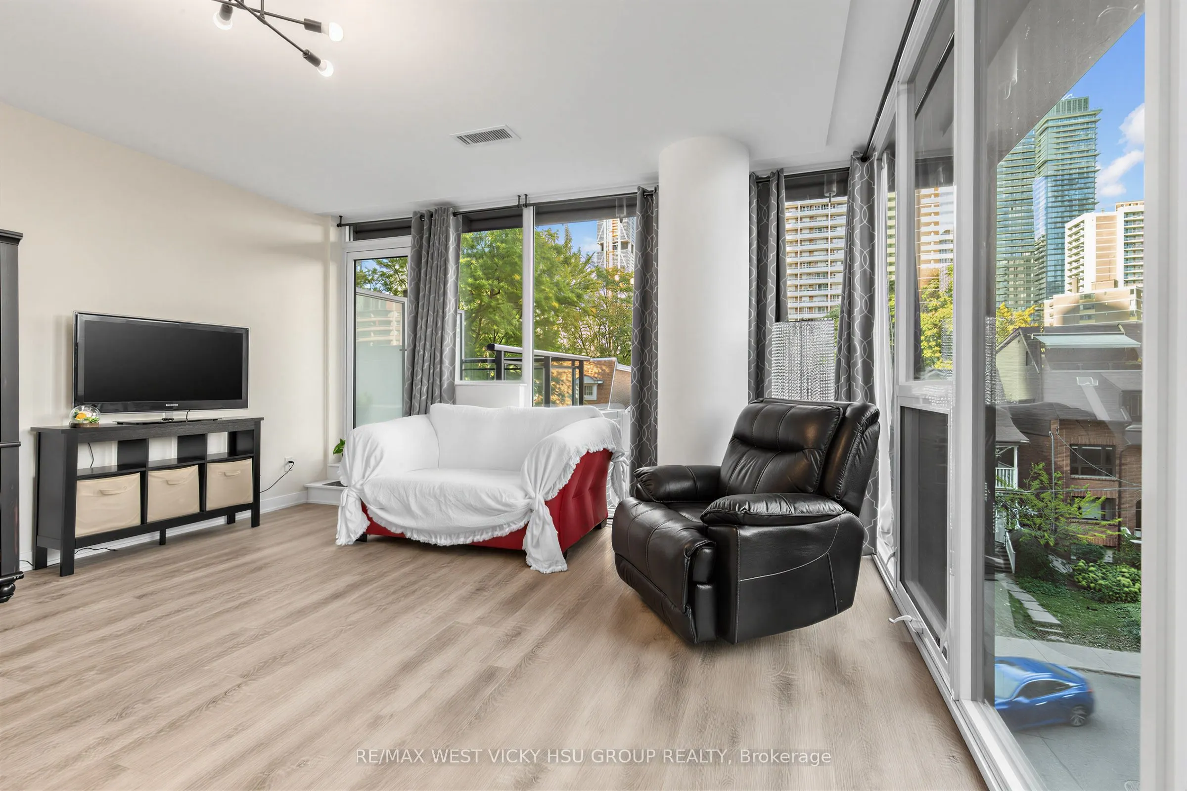 17 Dundonald Street #305