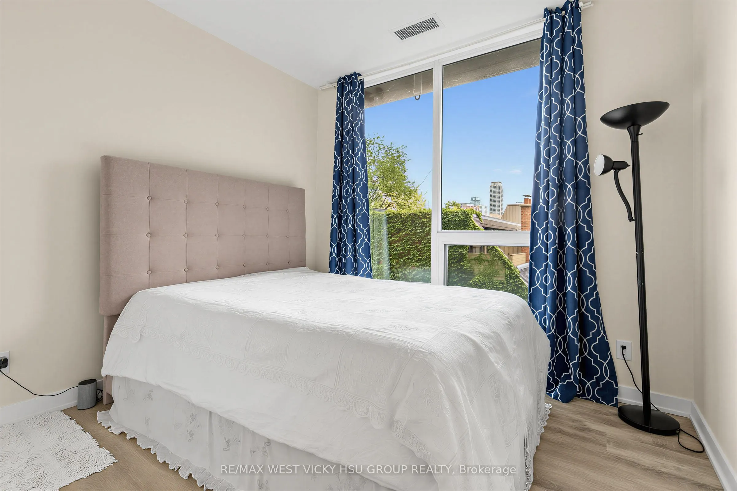 17 Dundonald Street #305