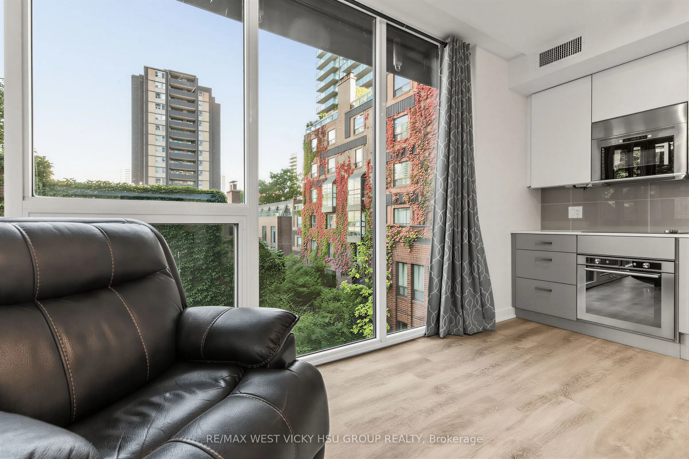 17 Dundonald Street #305