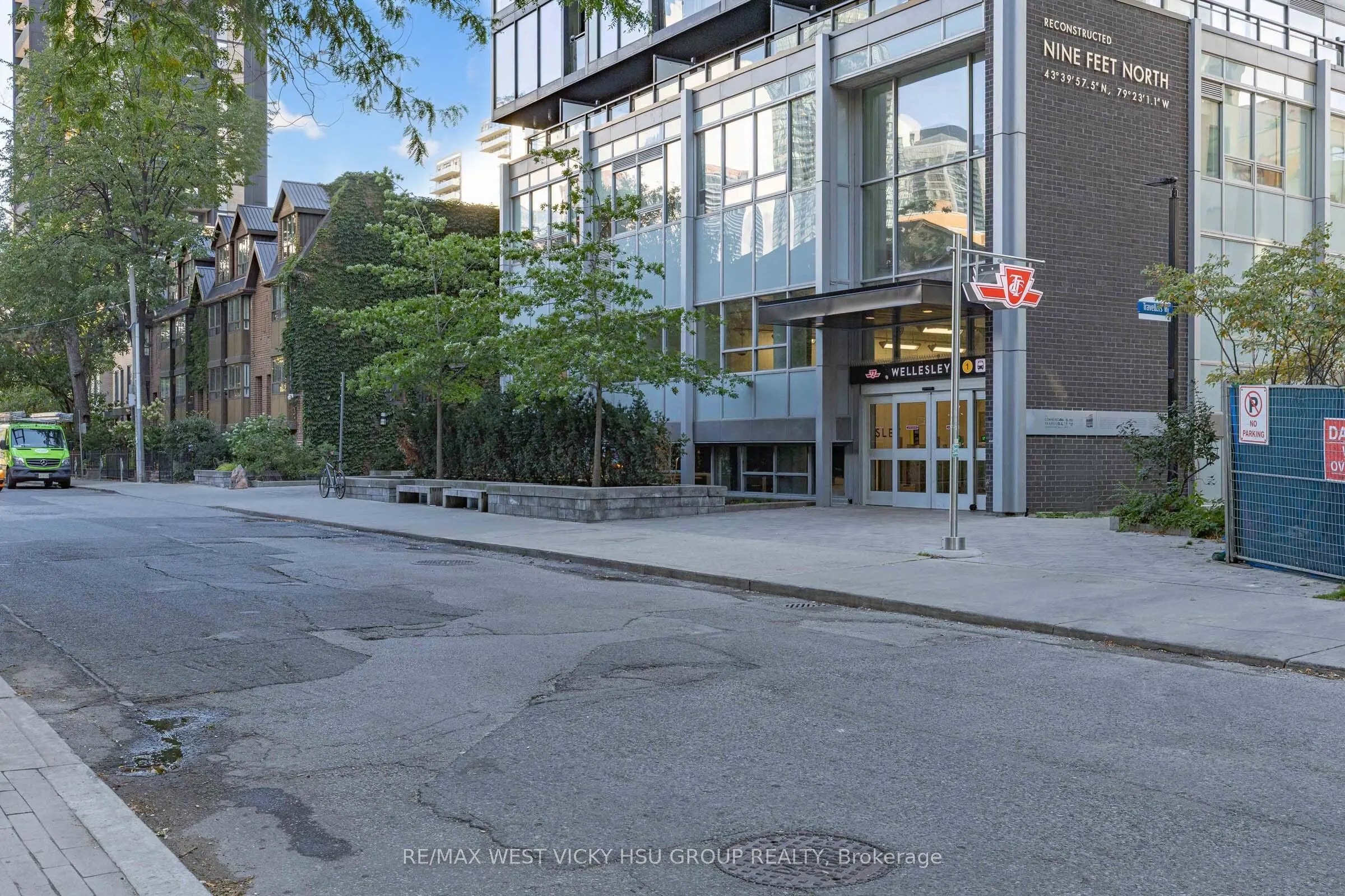 17 Dundonald Street #305