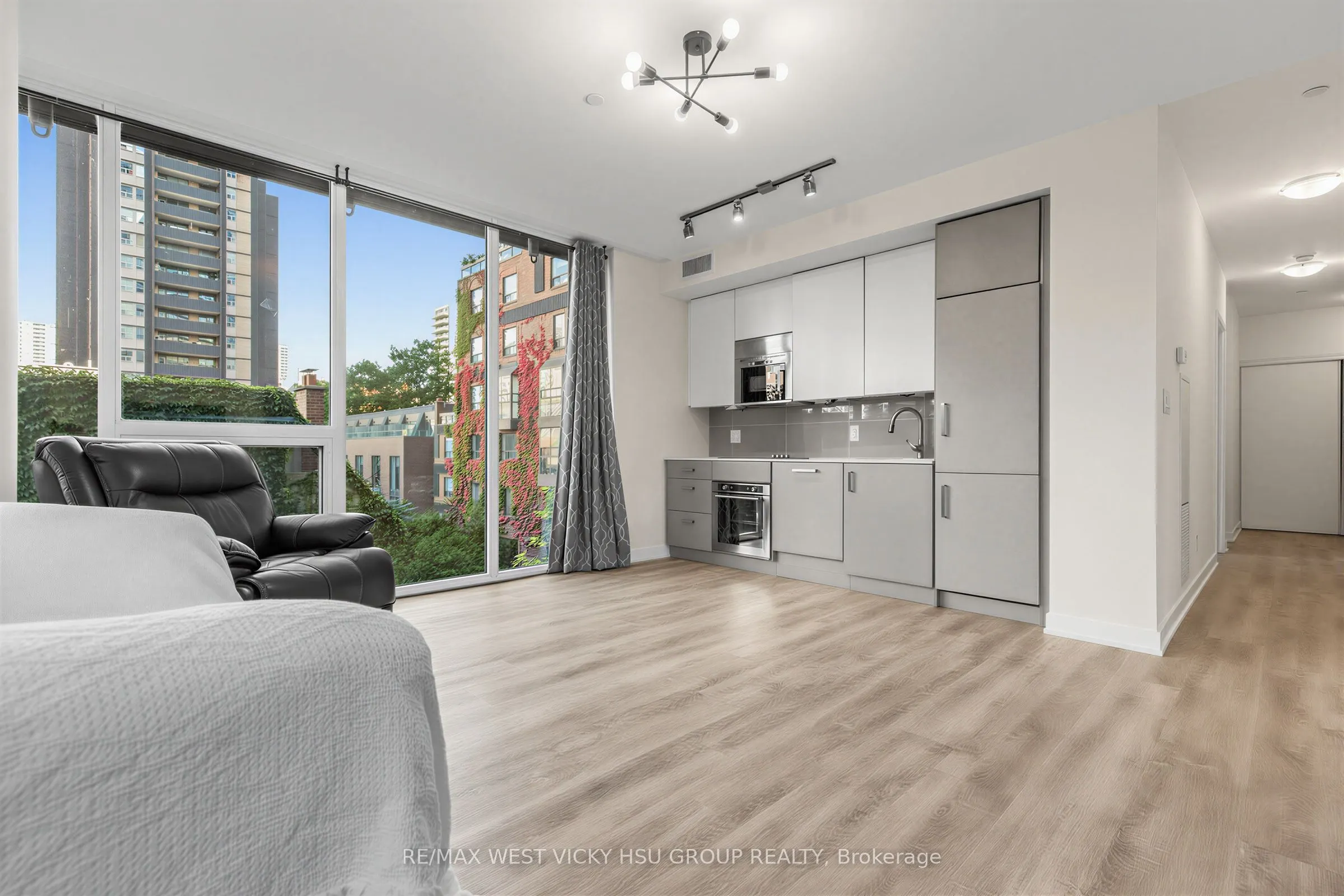 17 Dundonald Street #305