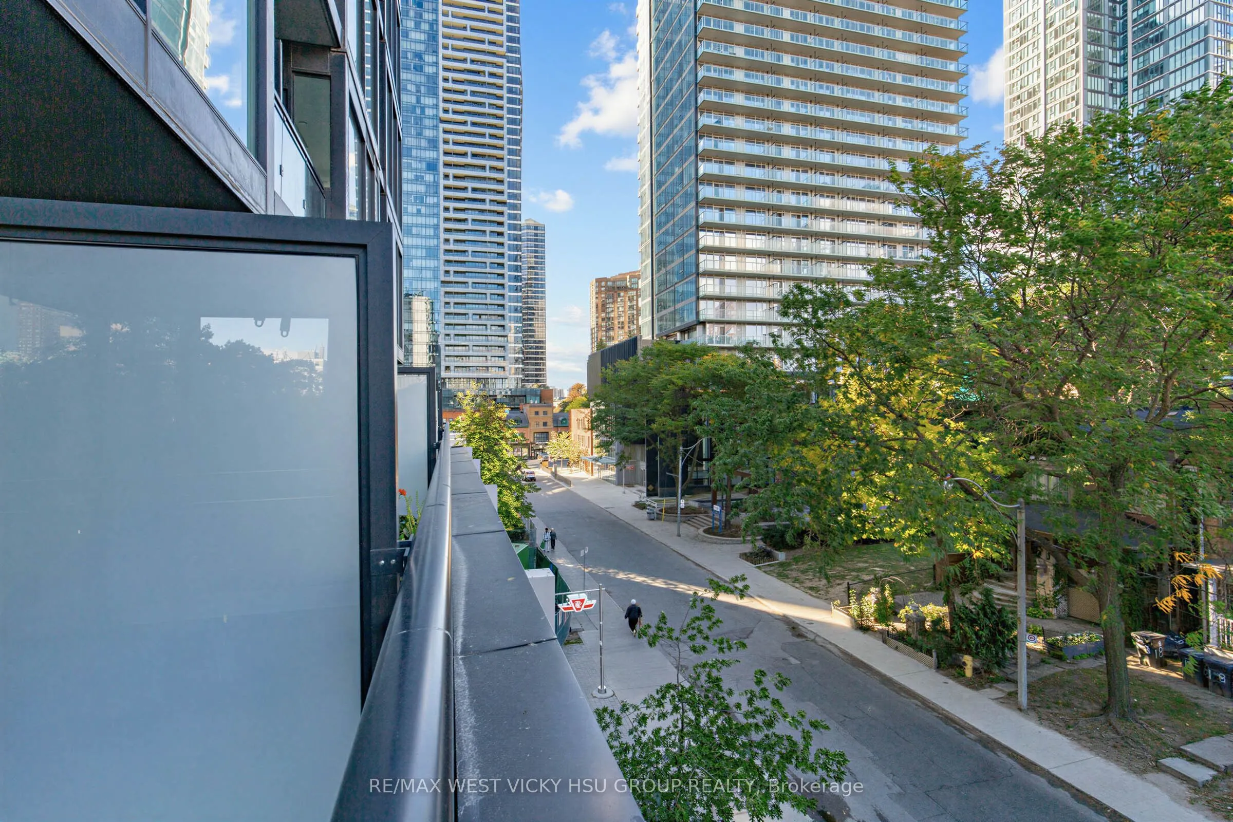 17 Dundonald Street #305