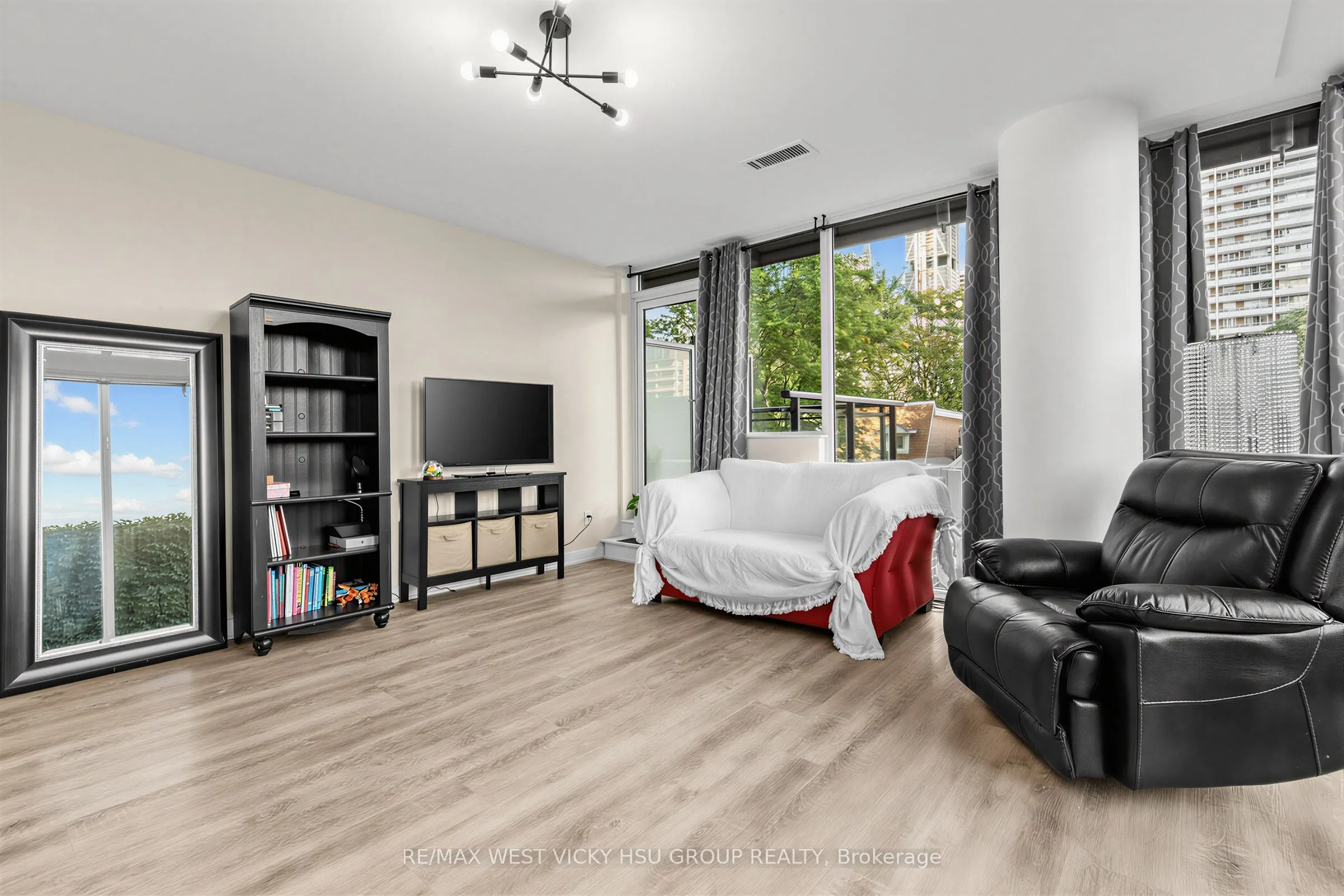 17 Dundonald Street #305