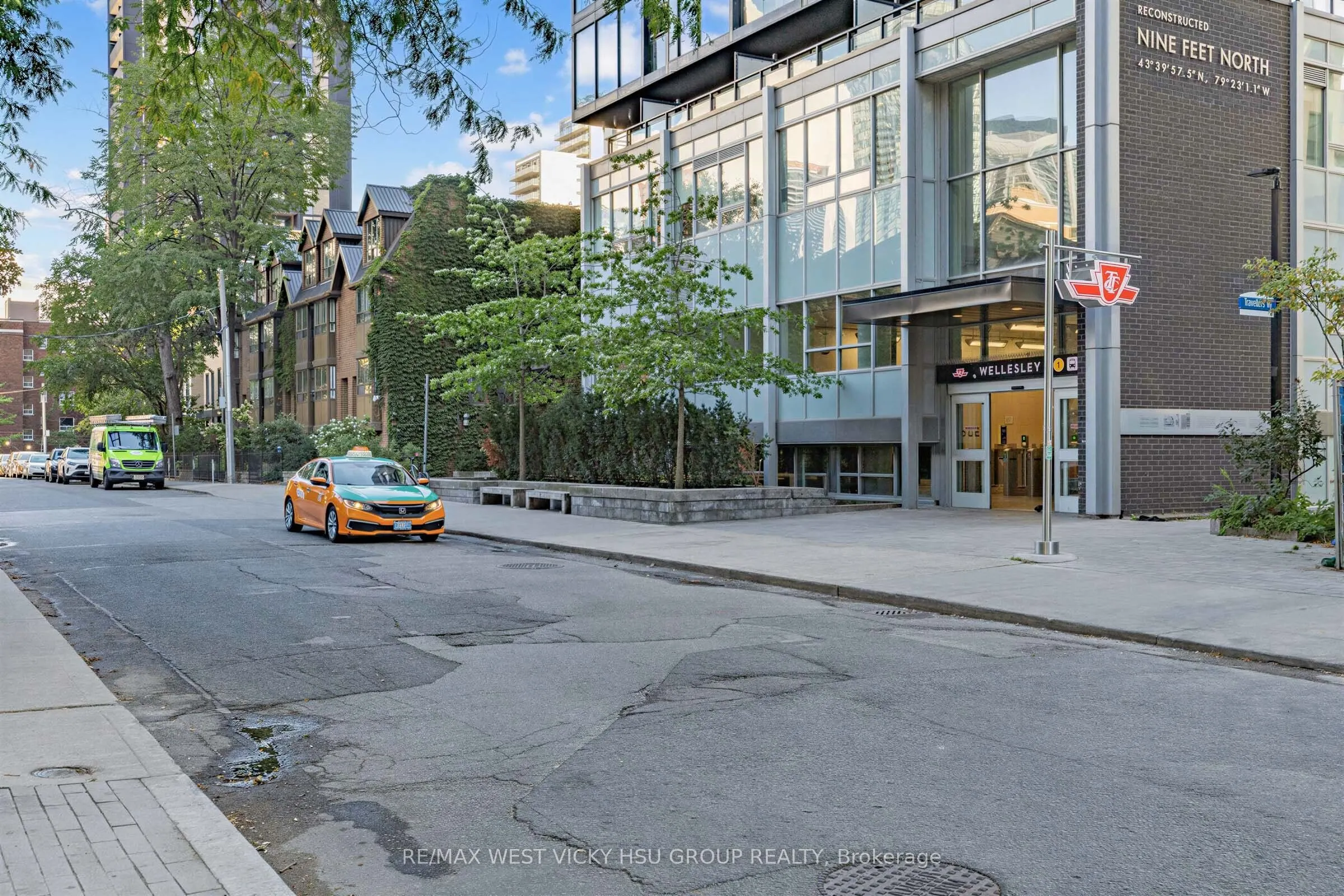 17 Dundonald Street #305