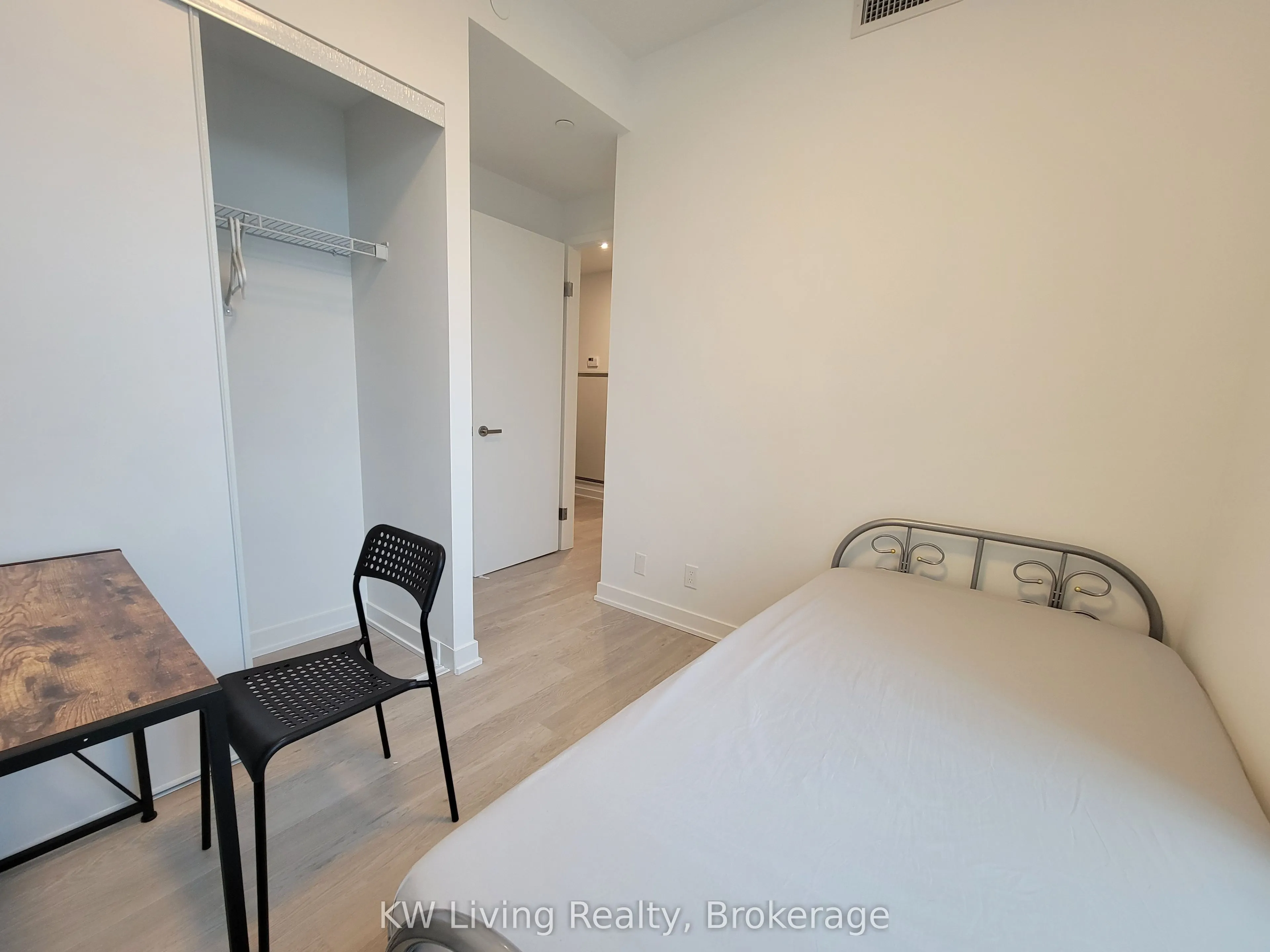 88 Queen Street E #5609