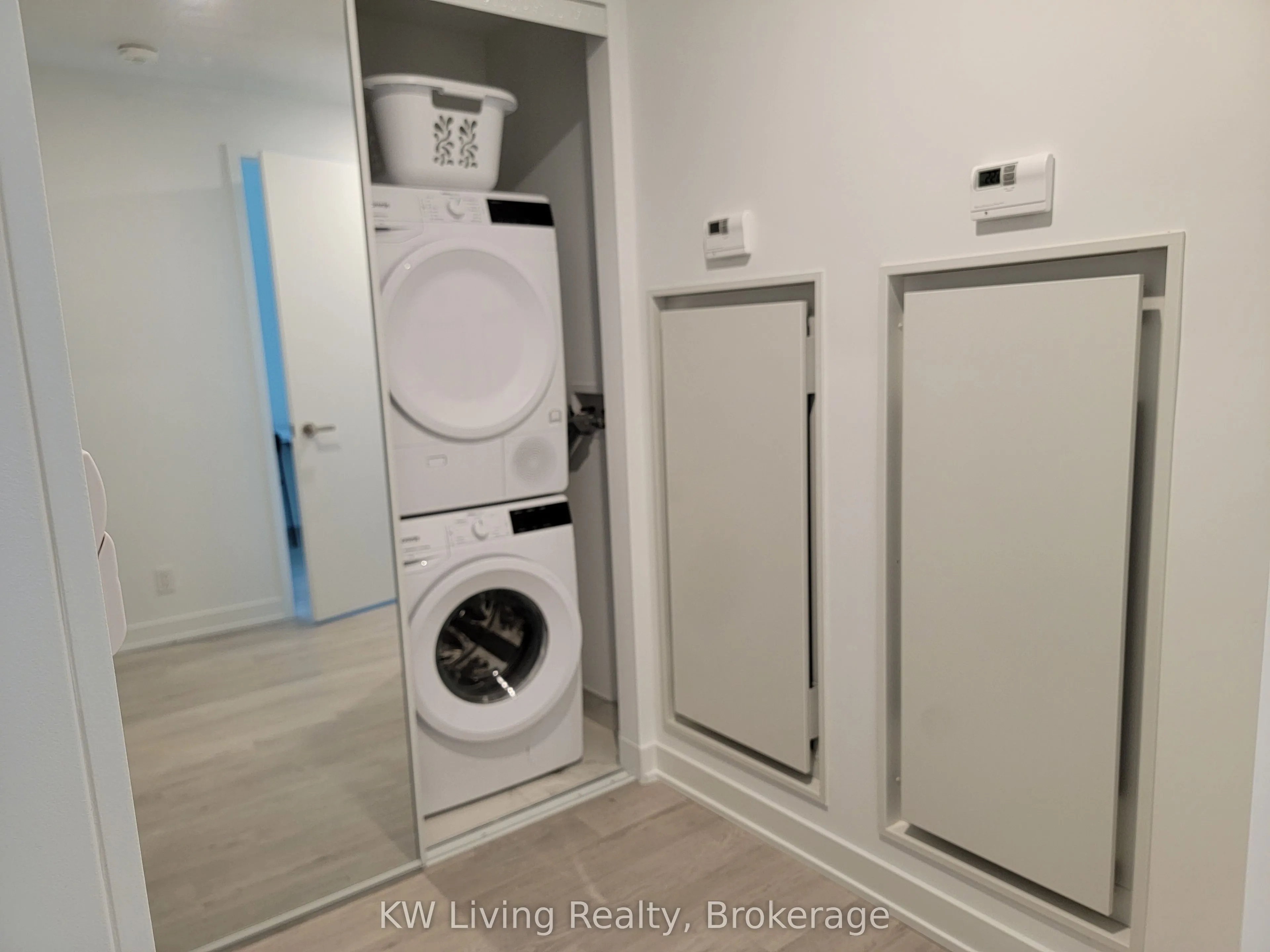 88 Queen Street E #5609