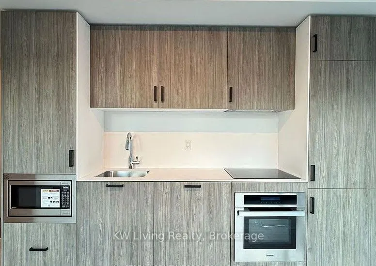 88 Queen Street E #5609
