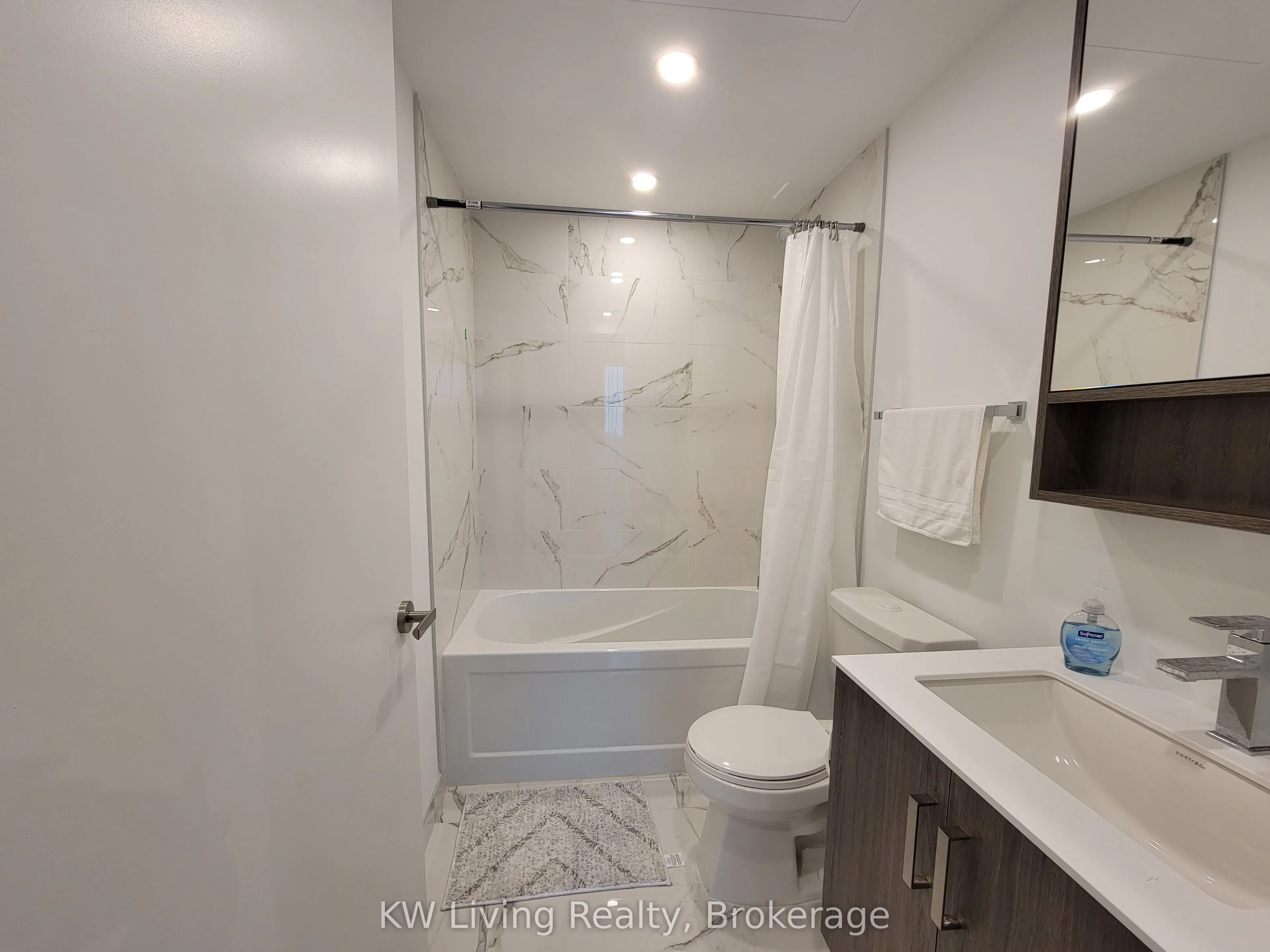 88 Queen Street E #5609