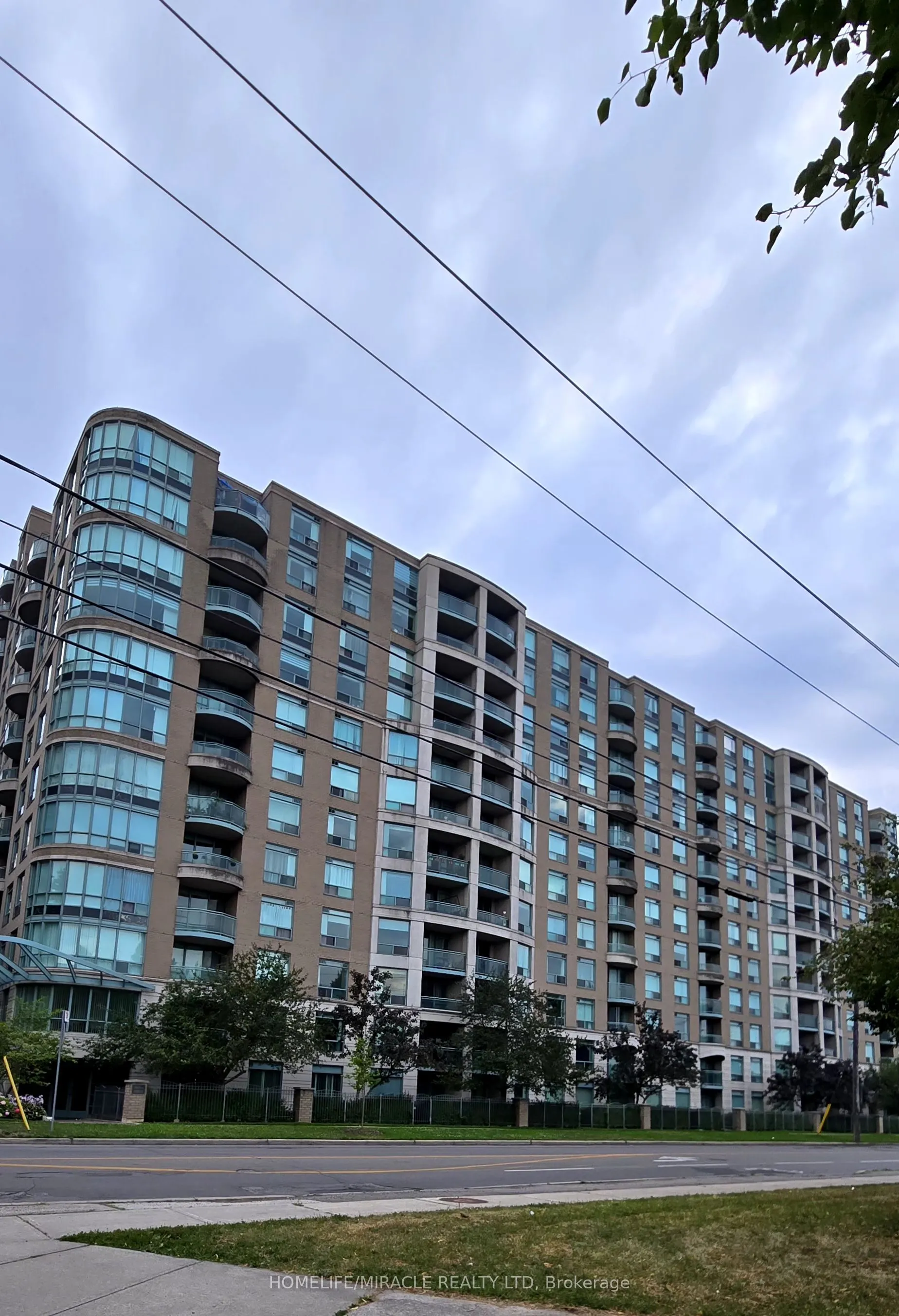 18 Pemberton Avenue #306