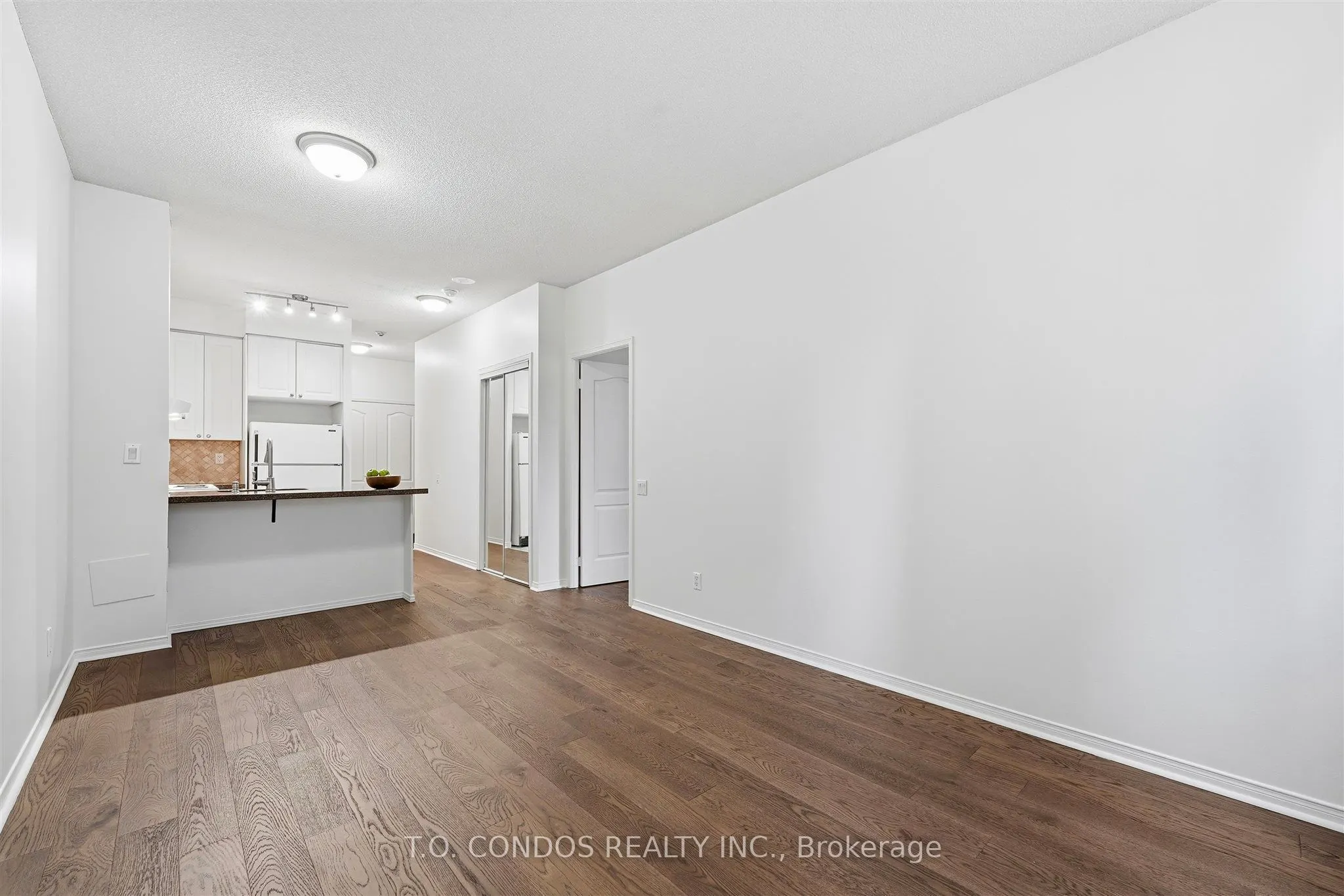 555 Yonge Street #304