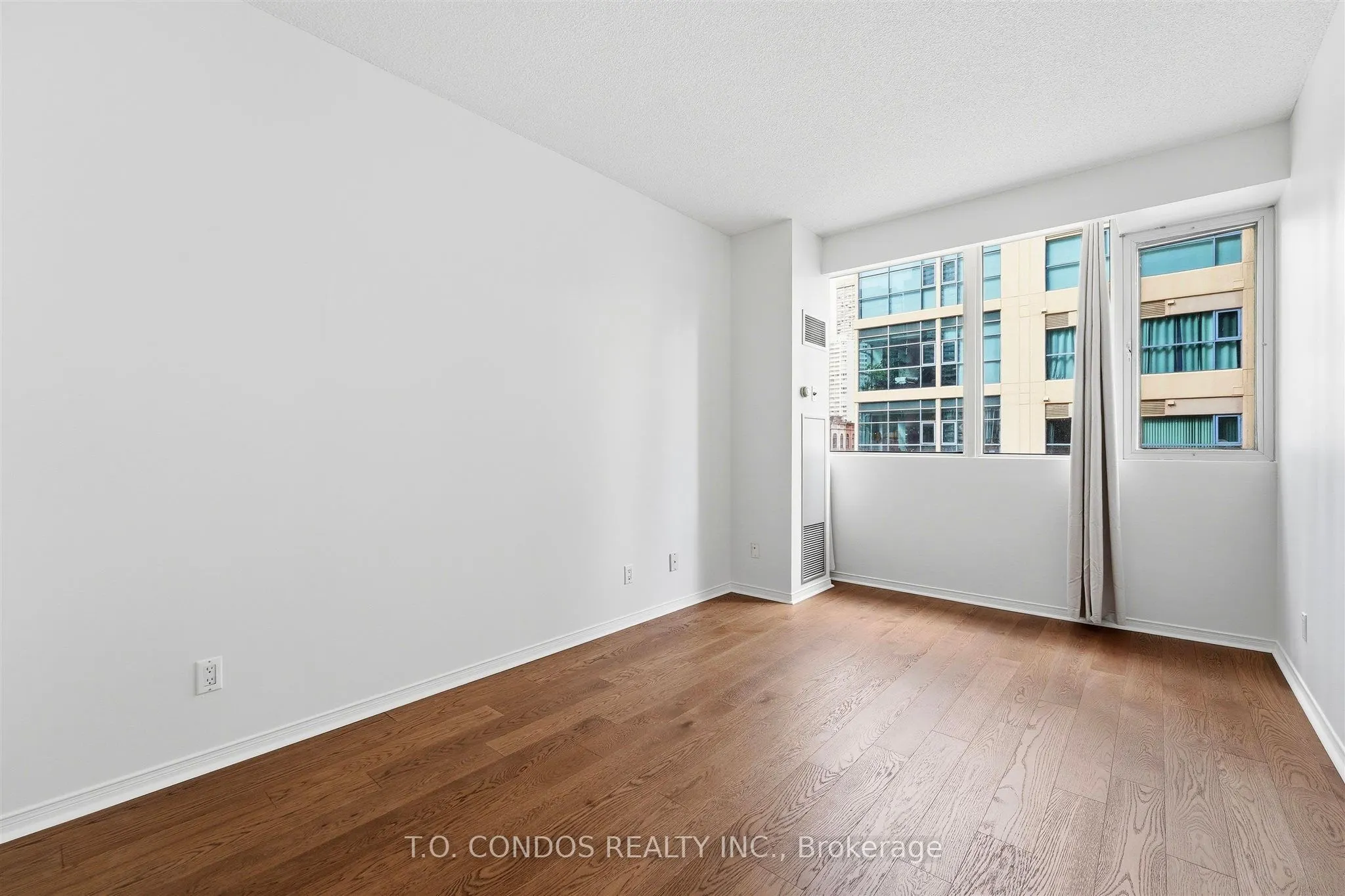 555 Yonge Street #304