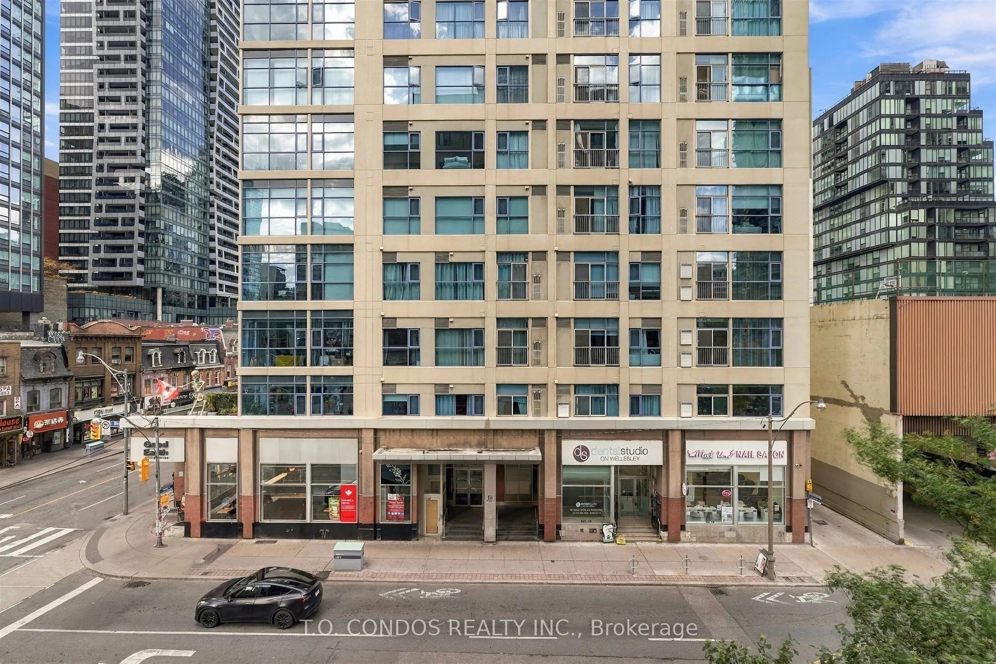 555 Yonge Street #304
