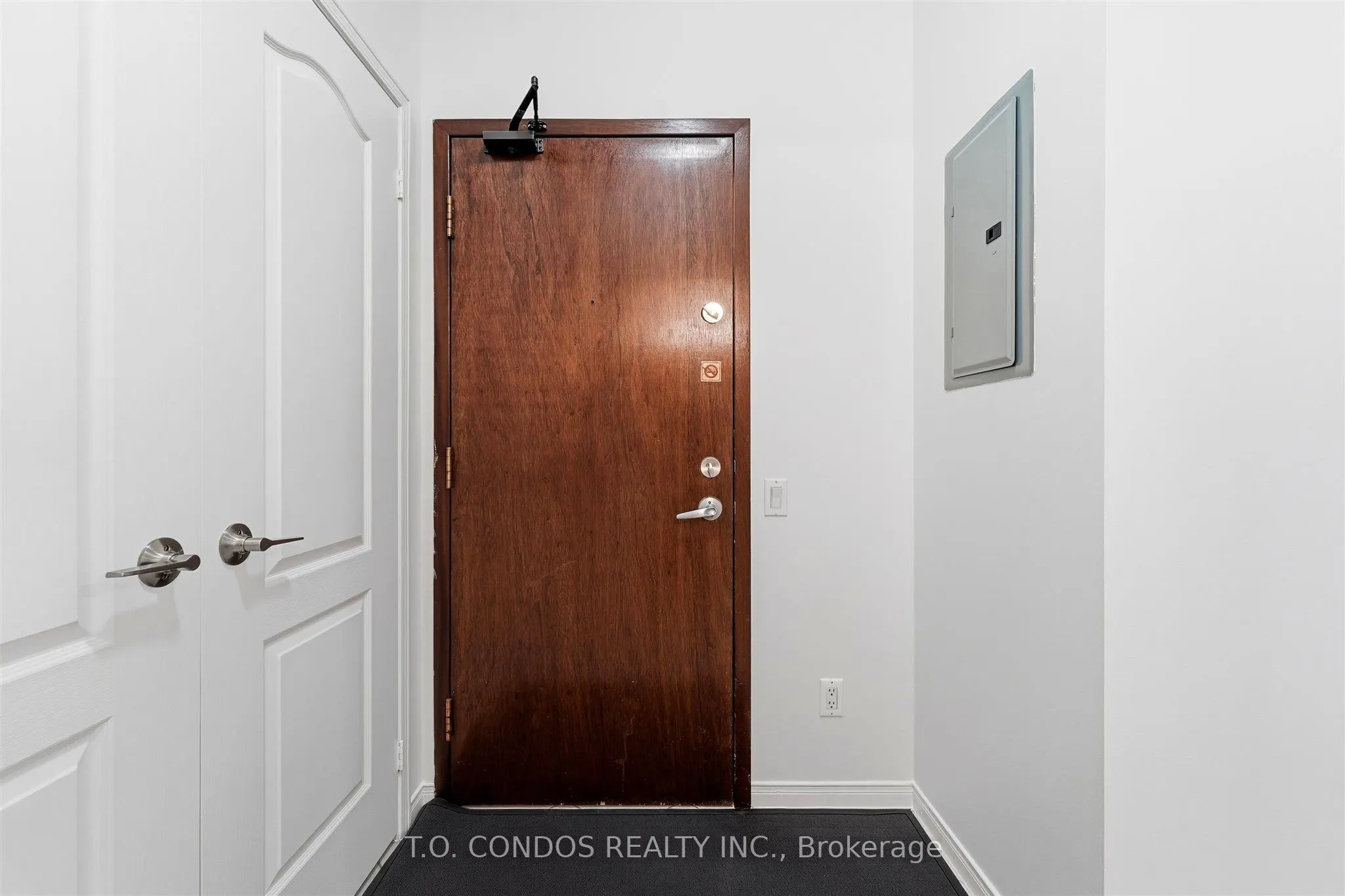 555 Yonge Street #304