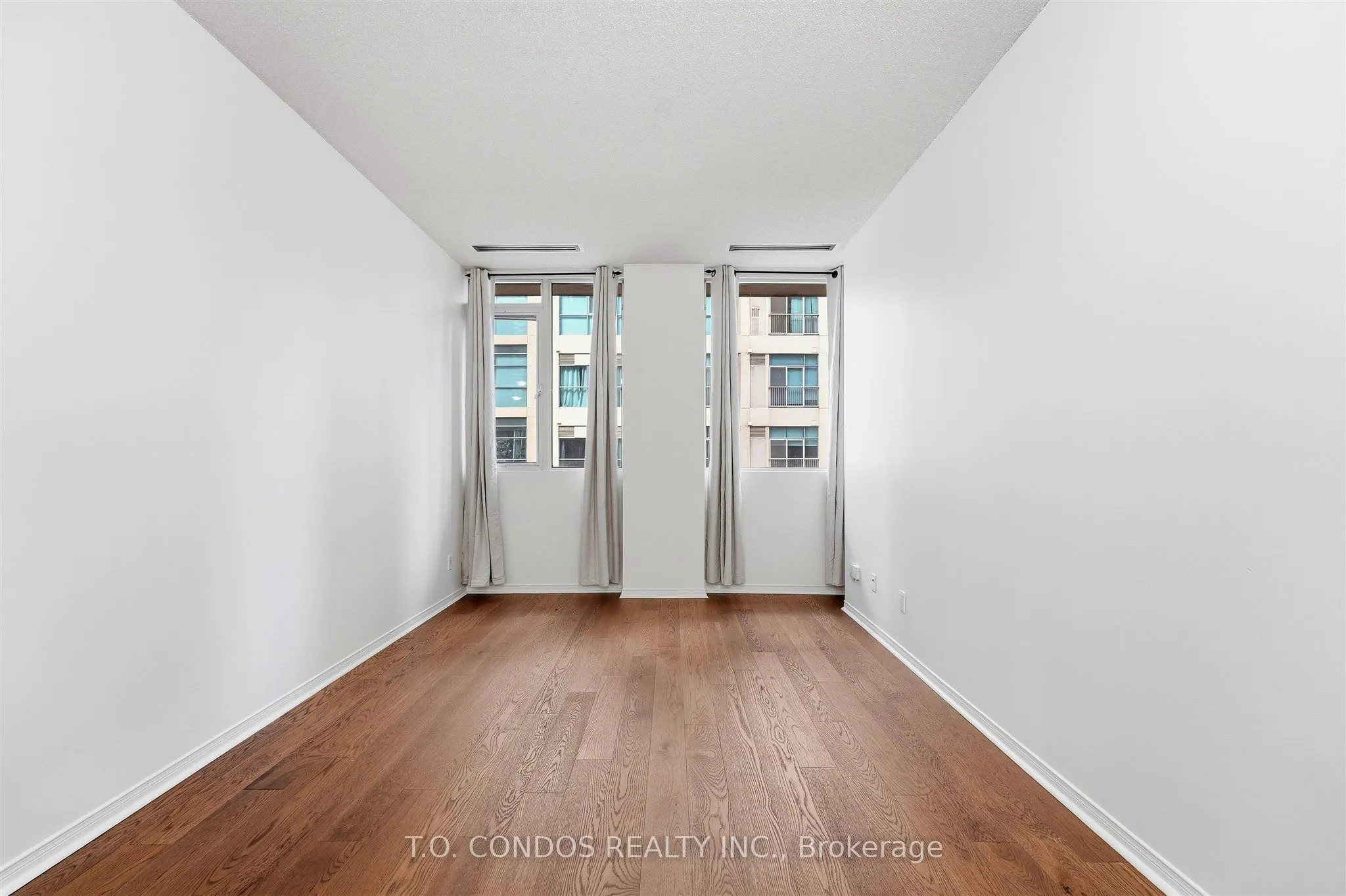 555 Yonge Street #304