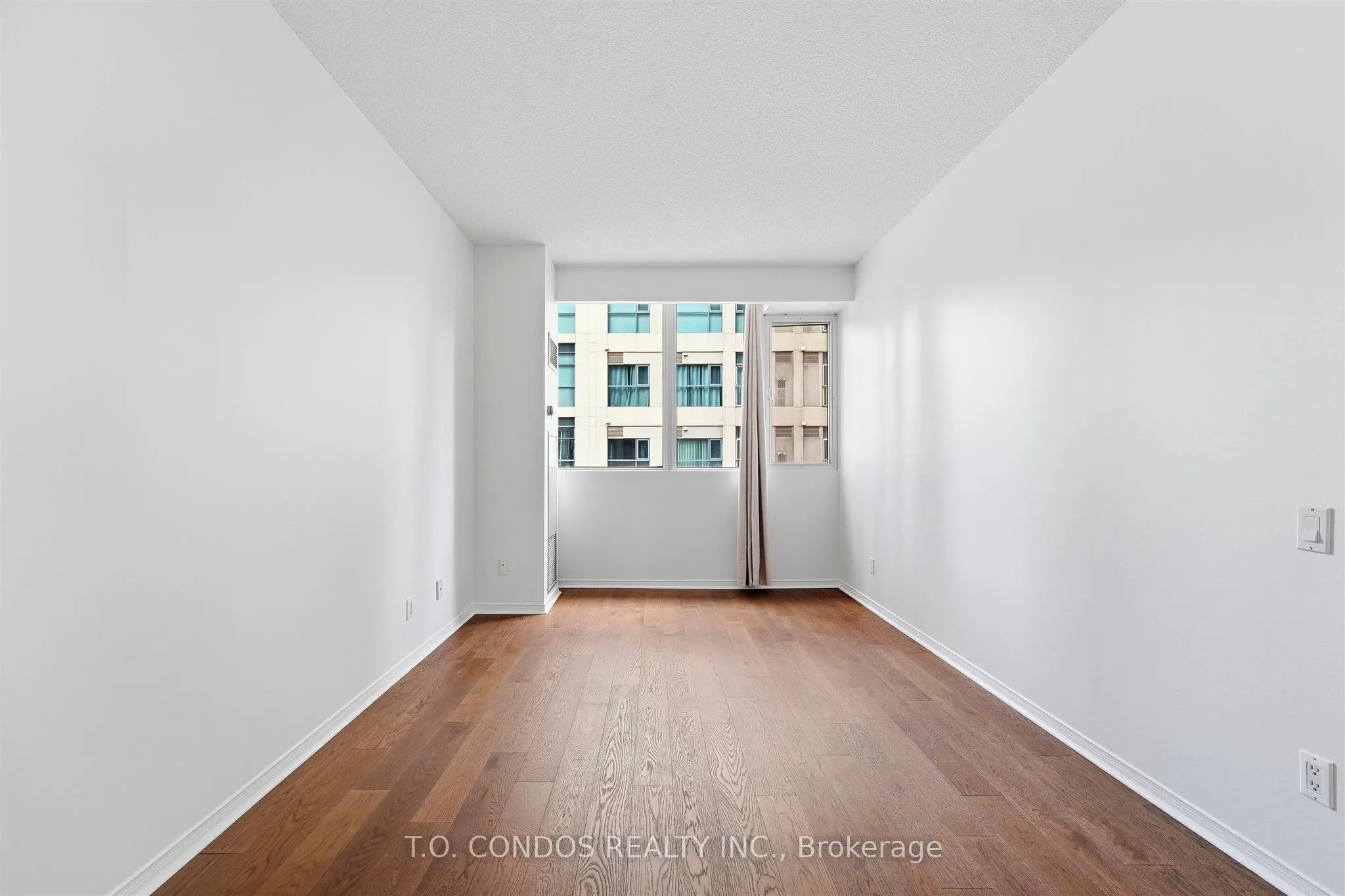 555 Yonge Street #304