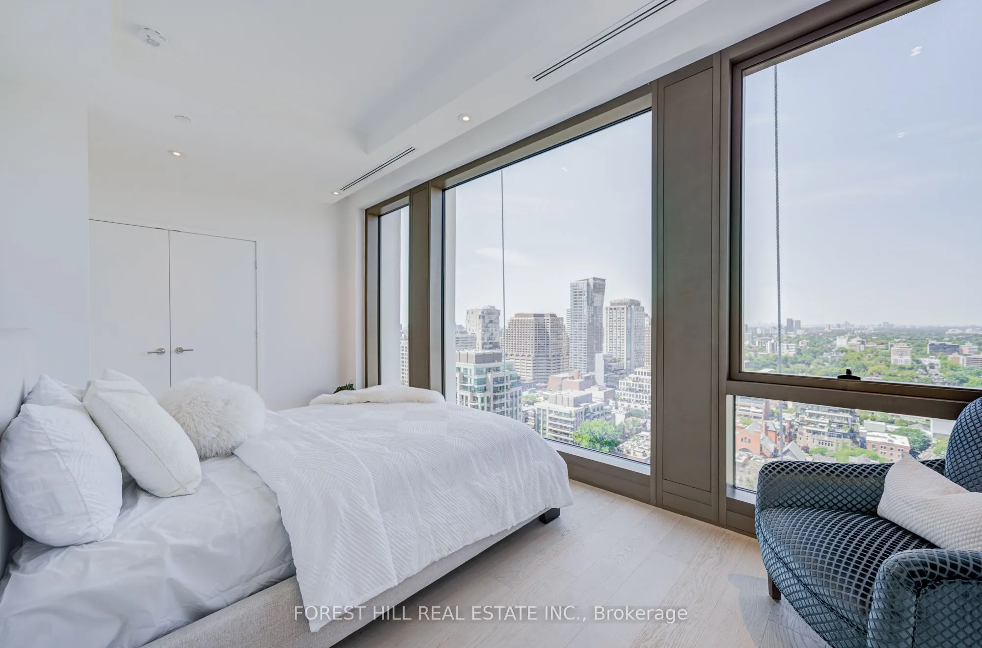 1315 Bay Street #2202