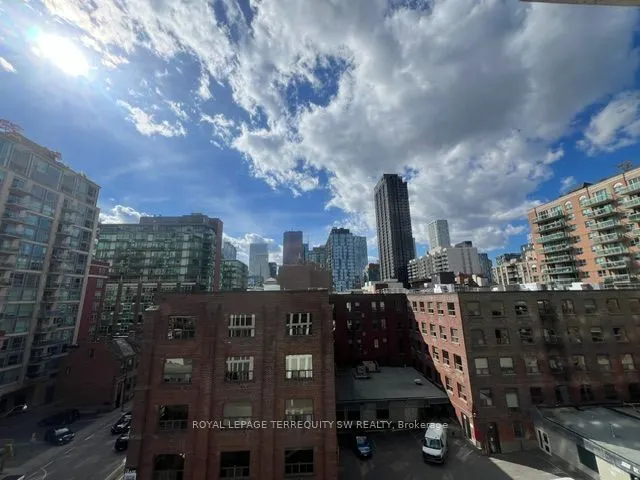 400 Adelaide Street E #807