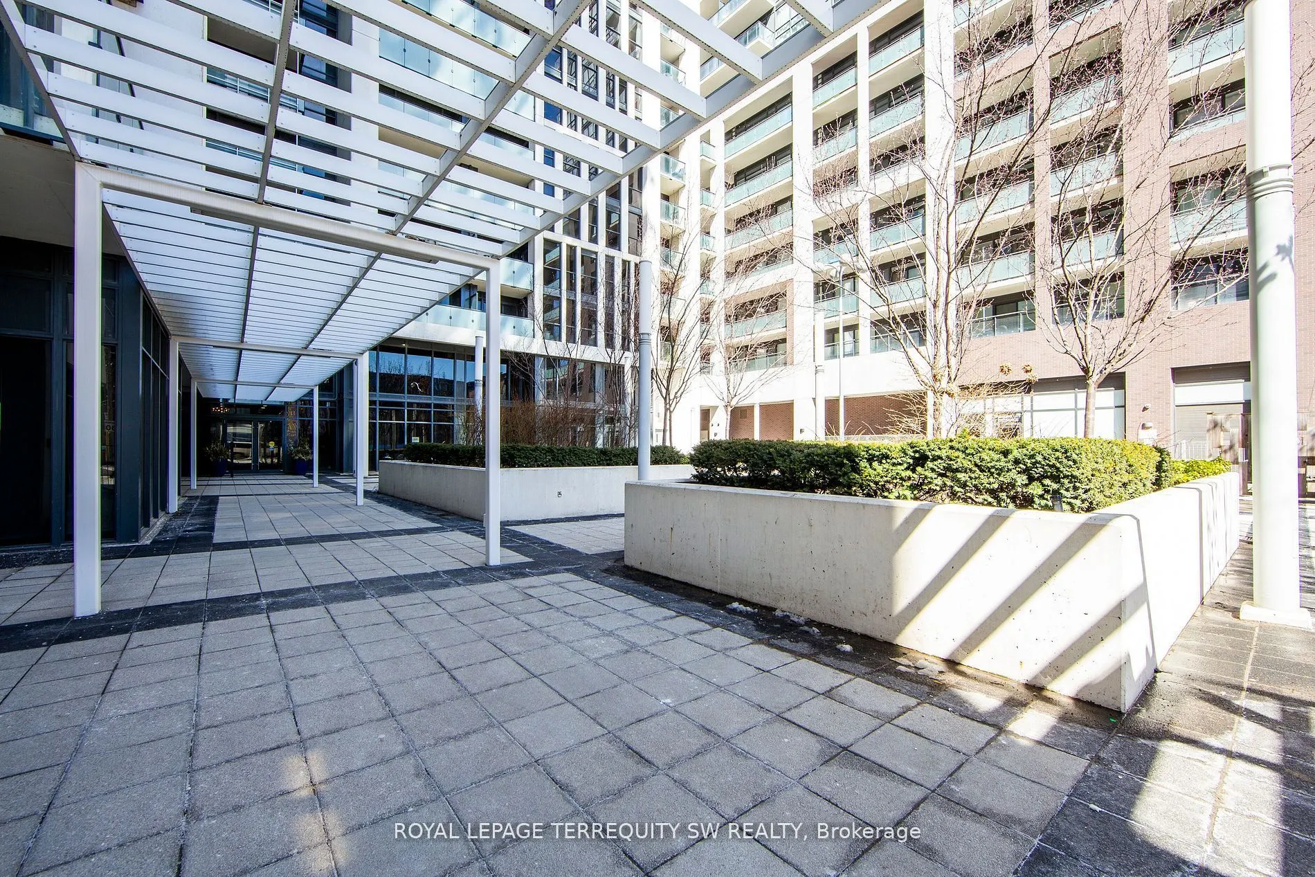 400 Adelaide Street E #807