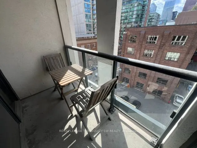 400 Adelaide Street E #807