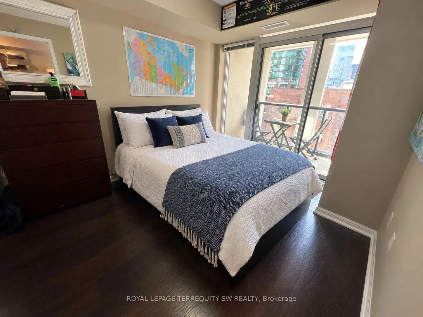 400 Adelaide Street E #807