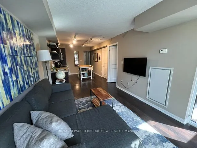 400 Adelaide Street E #807
