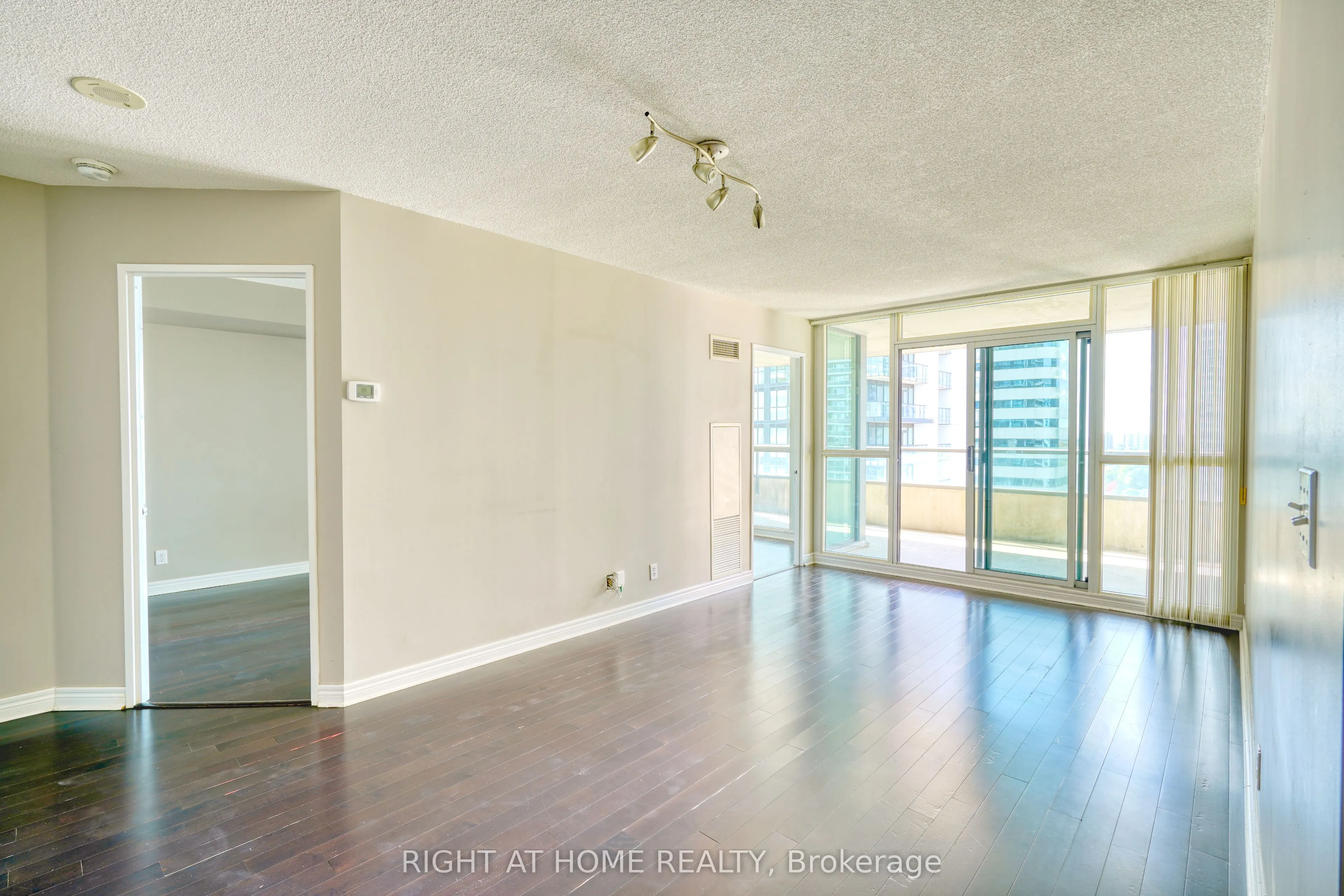 23 Hollywood Avenue #2501
