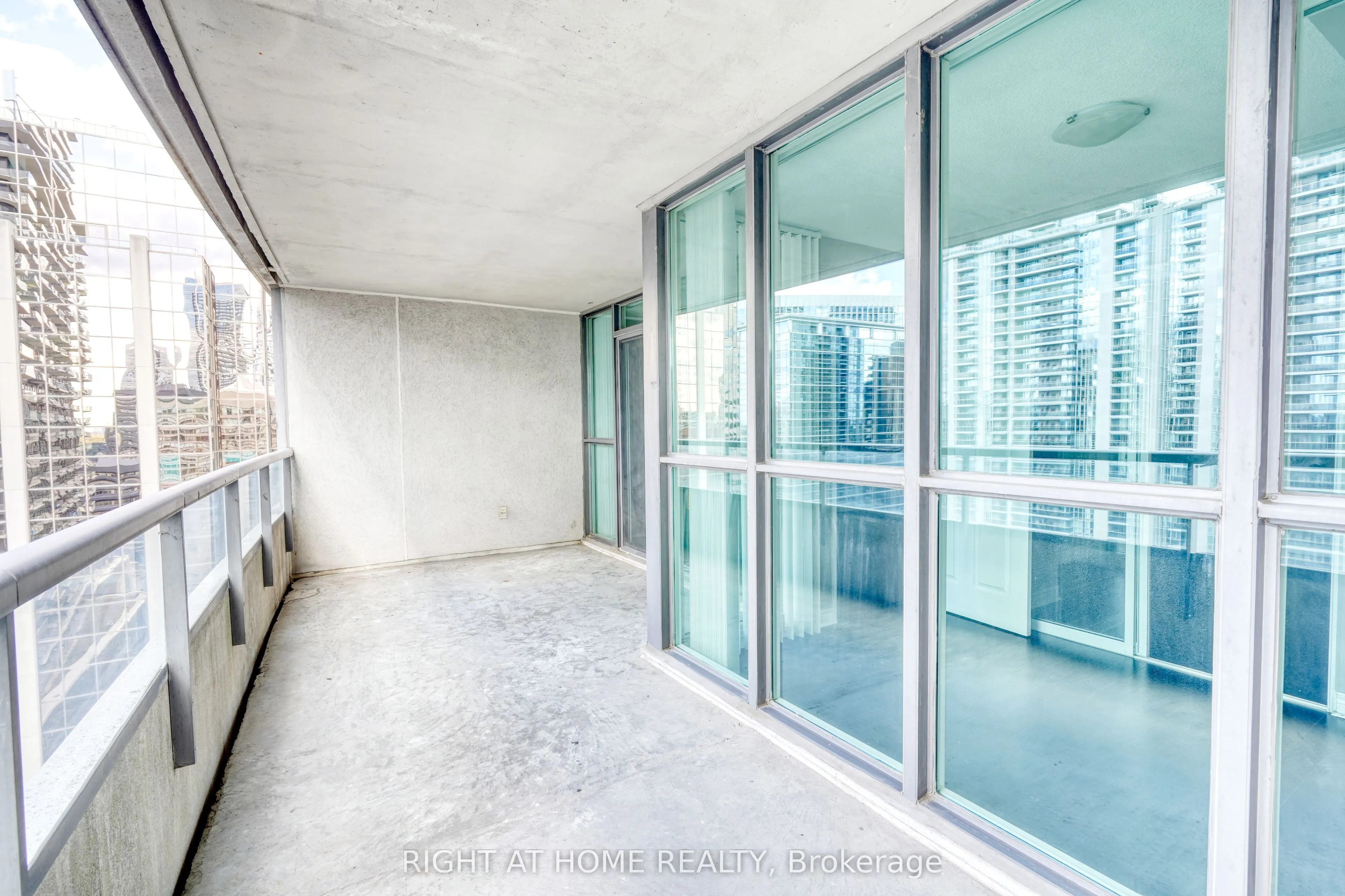 23 Hollywood Avenue #2501