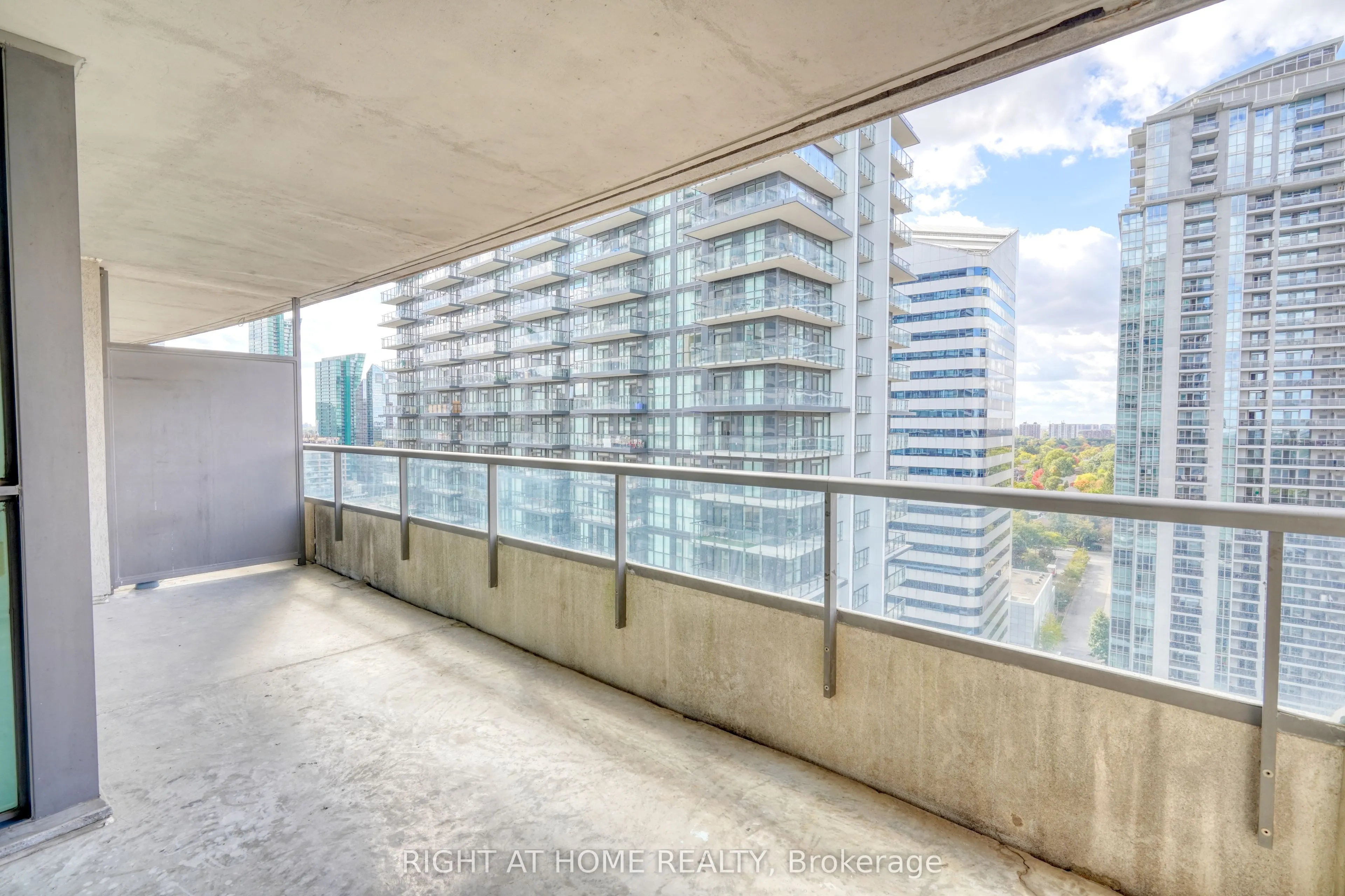 23 Hollywood Avenue #2501