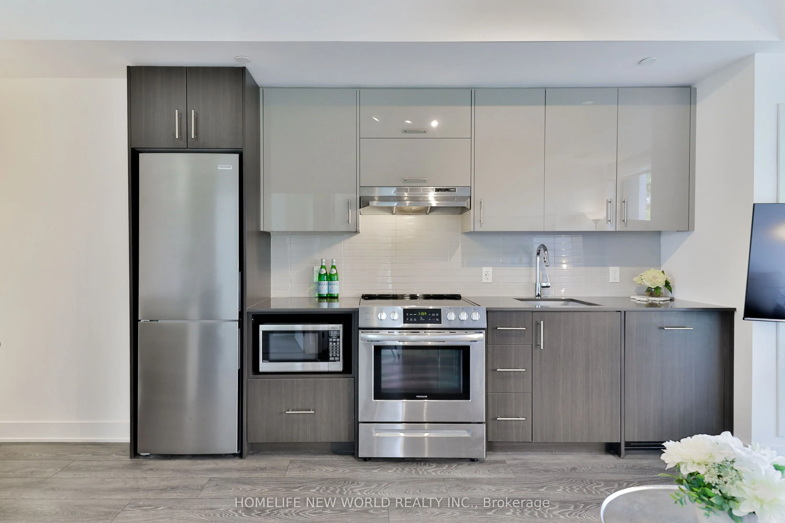 188 Fairview Mall Drive #215
